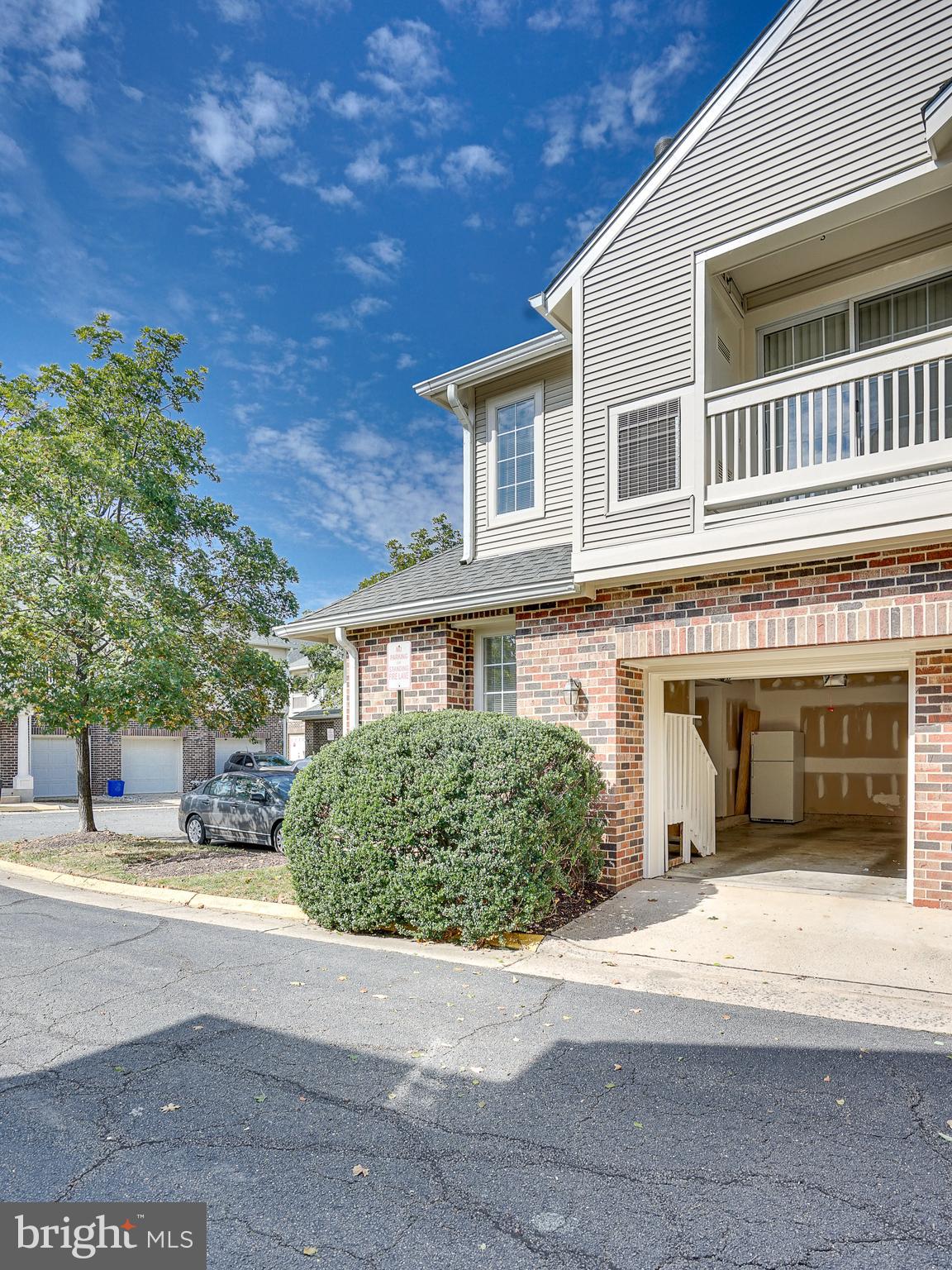 CHELSEA COURTS - Residential Lease