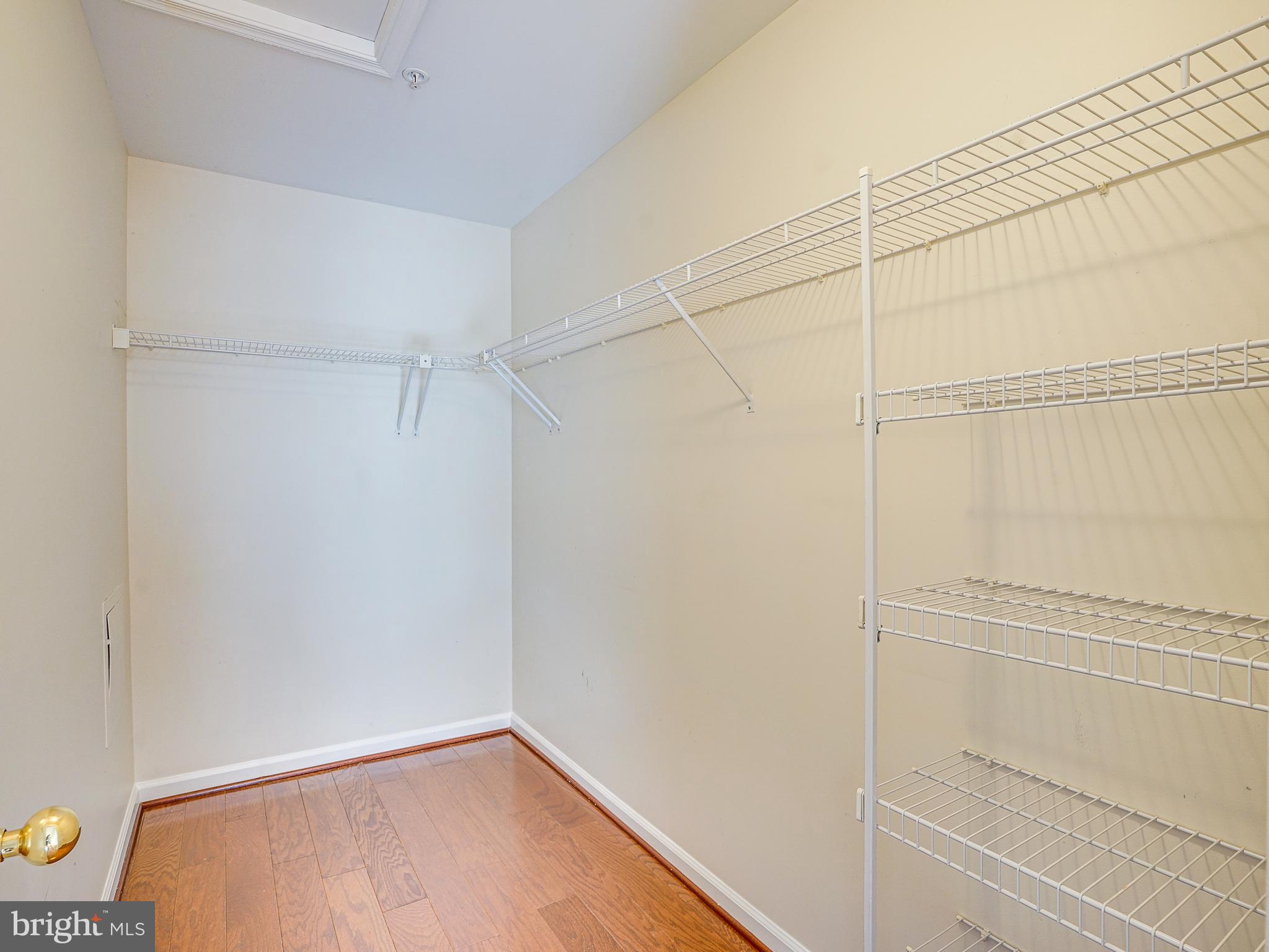 CHELSEA COURTS - Residential Lease