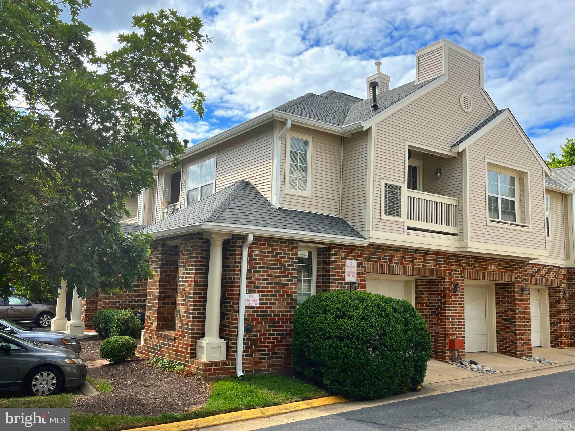 CHELSEA COURTS - Residential Lease