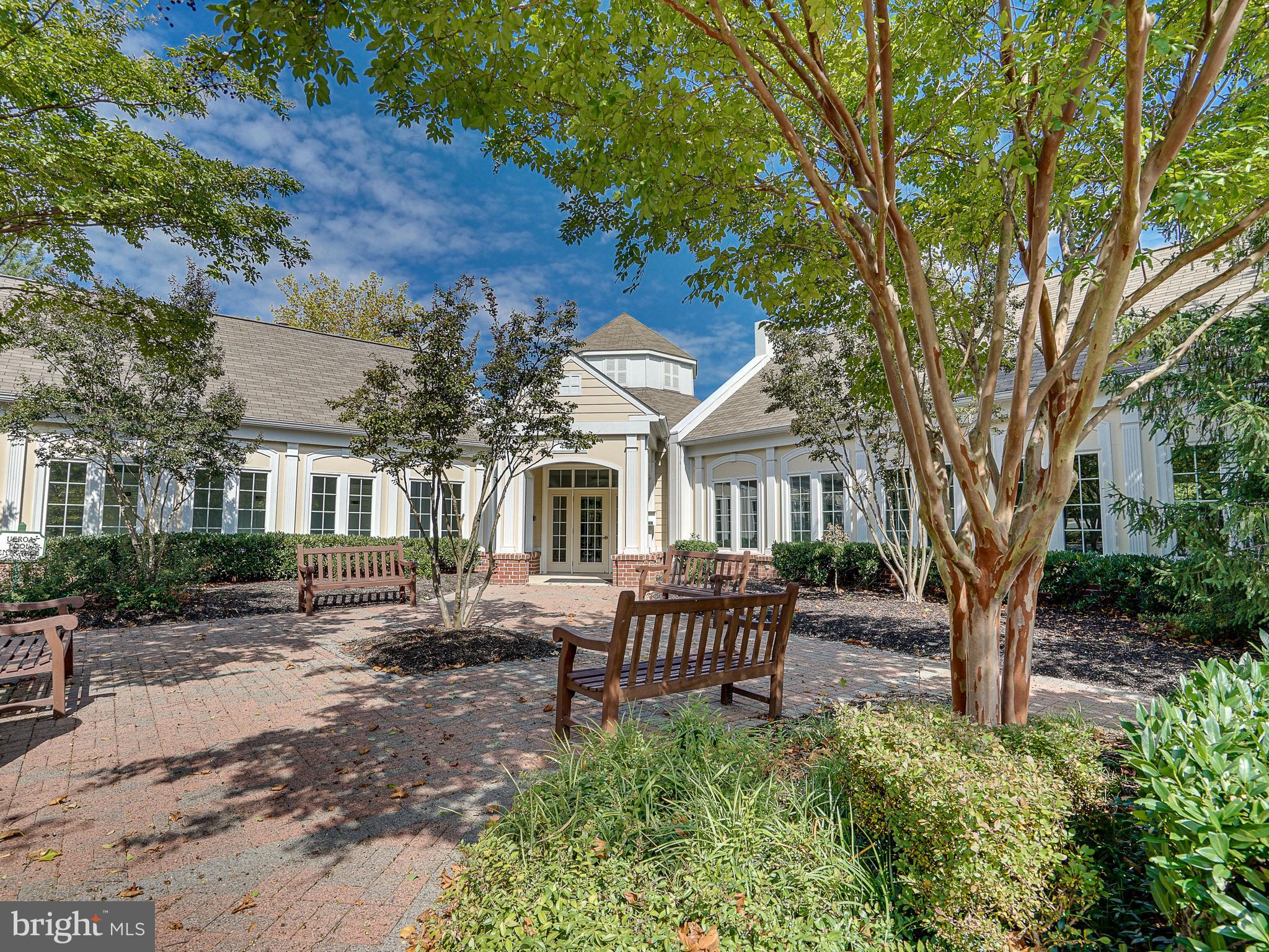 CHELSEA COURTS - Residential Lease