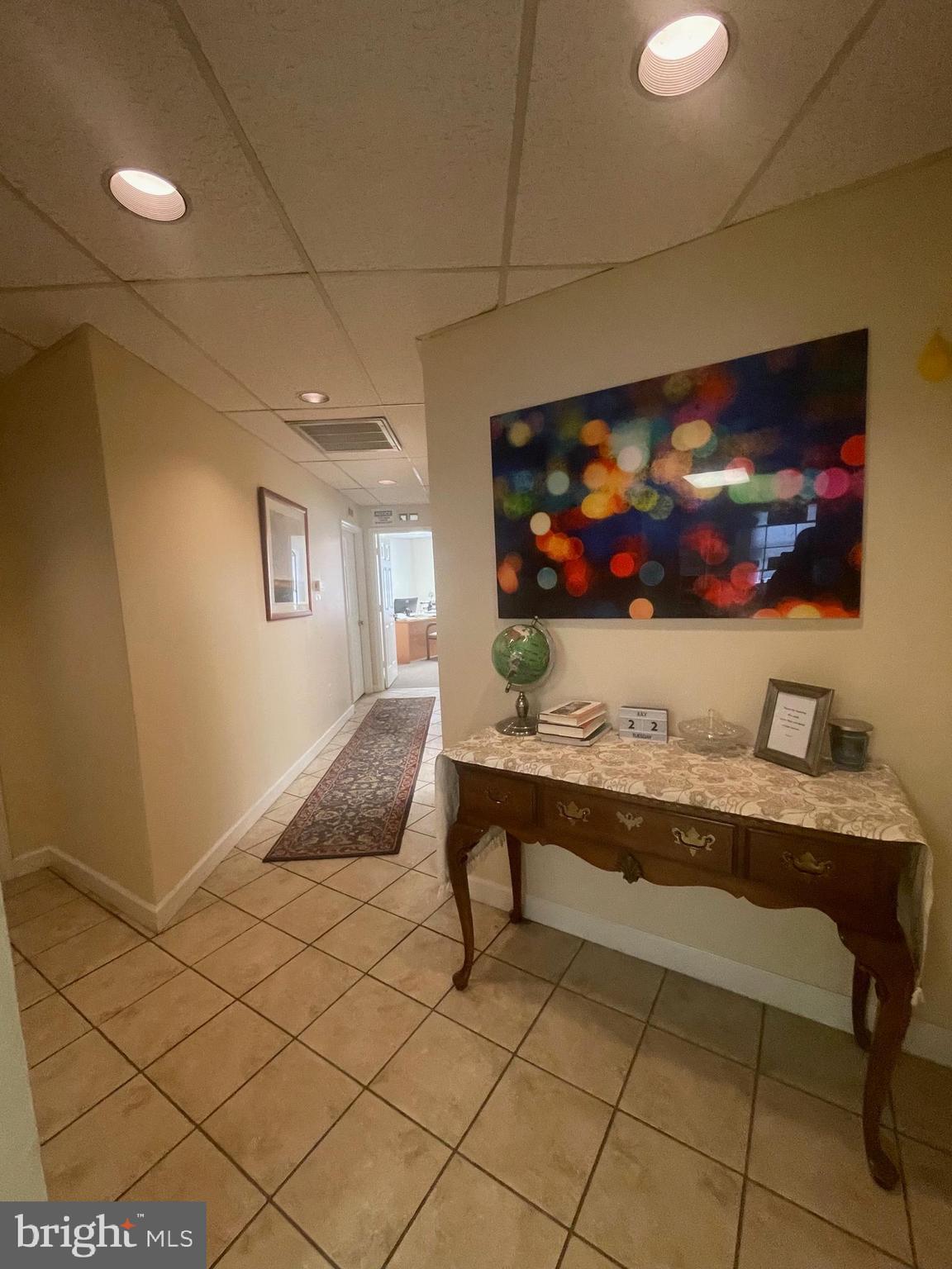 SINGLE ROOM OFFICE AVAILABLE for lease inside an office. Take advantage of this nice unit. Use of conference room, kitchenette, waiting room for your professional business. Professional Center in a great location conveniently located off of 495/95, near Greenbelt Metro, courthouses.