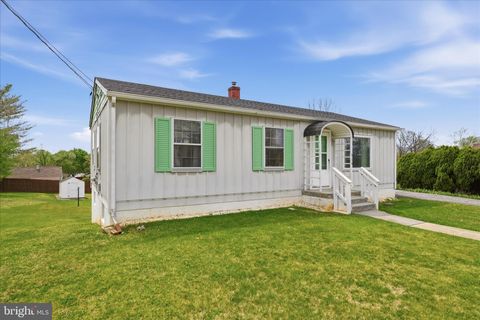 814 W 15TH STREET FRONT ROYAL VA 22630