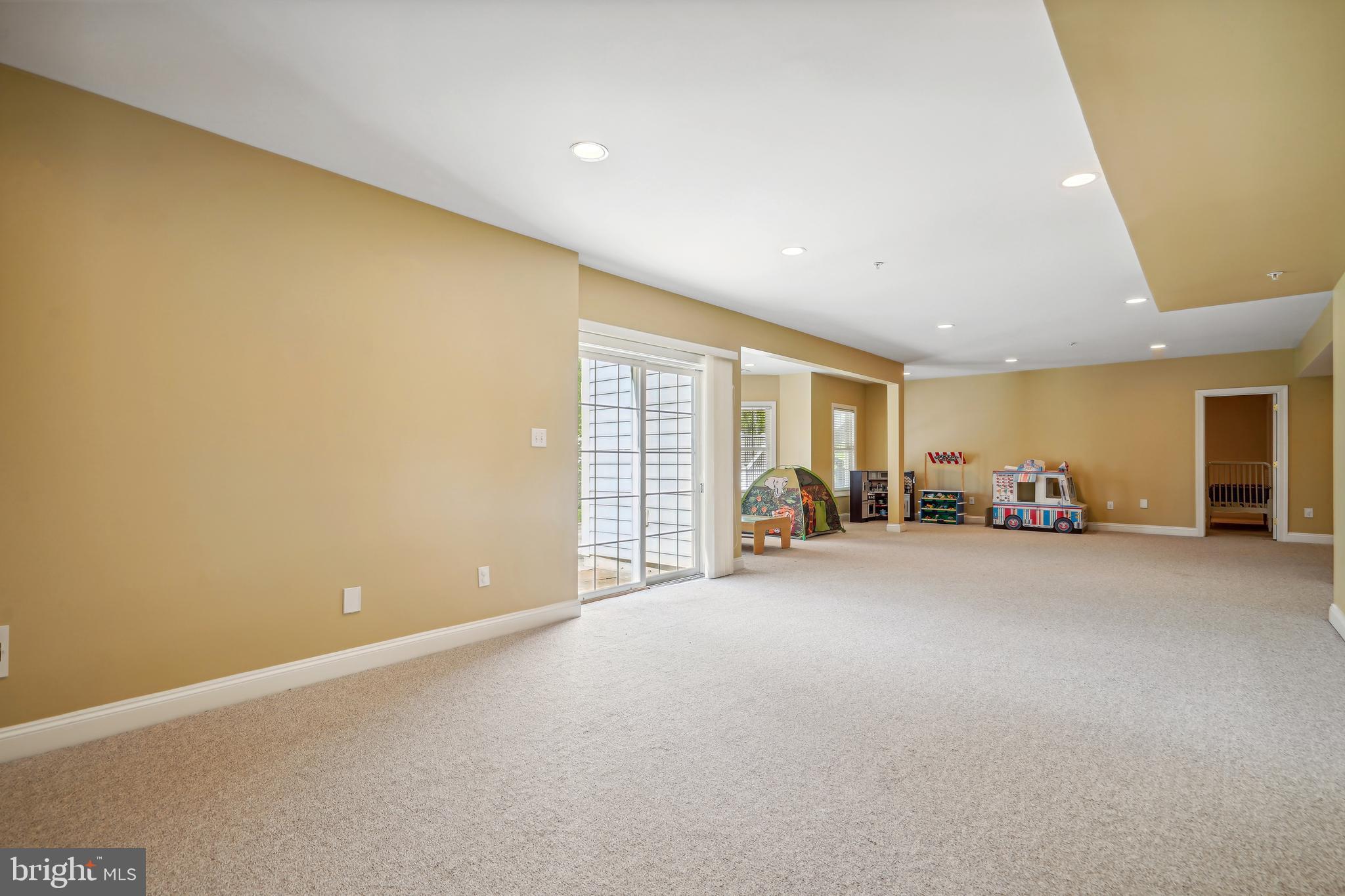 DAMASCUS OUTSIDE - Residential