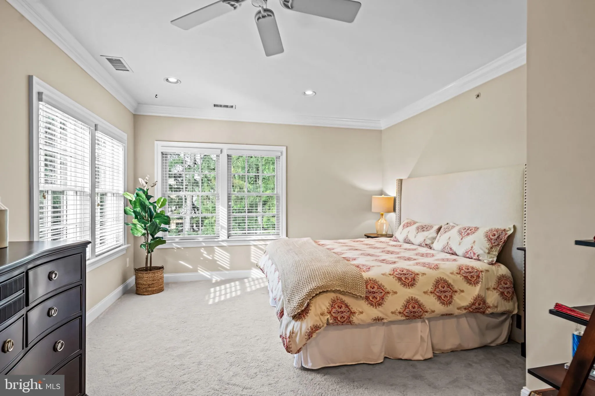 Newtown Square, Pennsylvania 19073, United States, 5 Bedrooms Bedrooms, ,7 BathroomsBathrooms,Residential,Pending,156579