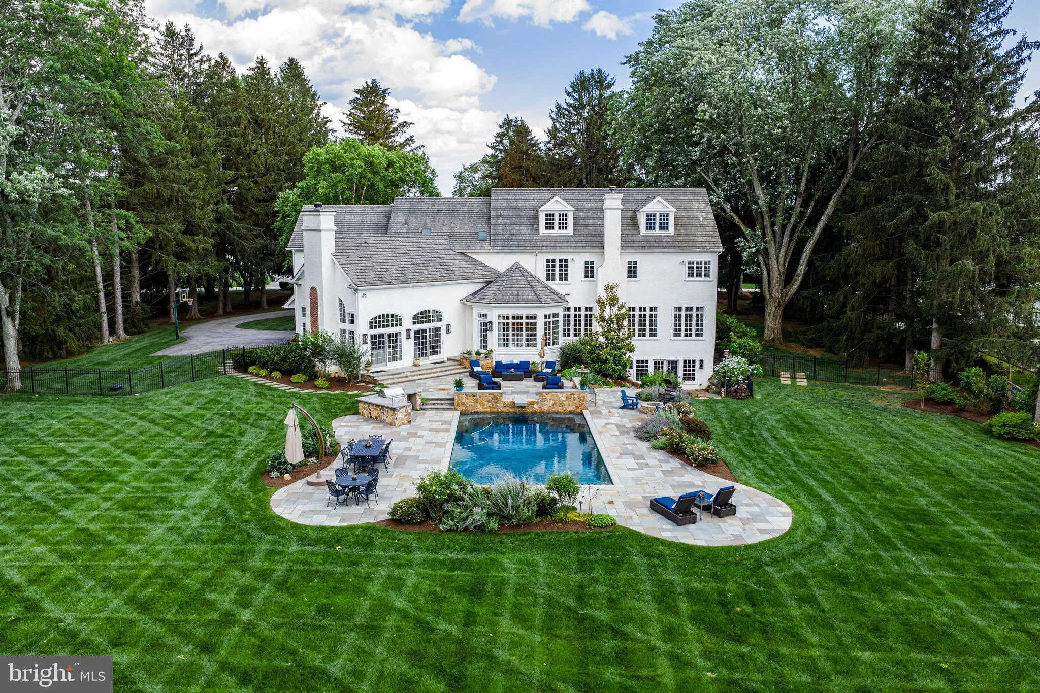 Newtown Square, Pennsylvania 19073, United States, 5 Bedrooms Bedrooms, ,7 BathroomsBathrooms,Residential,Pending,156579