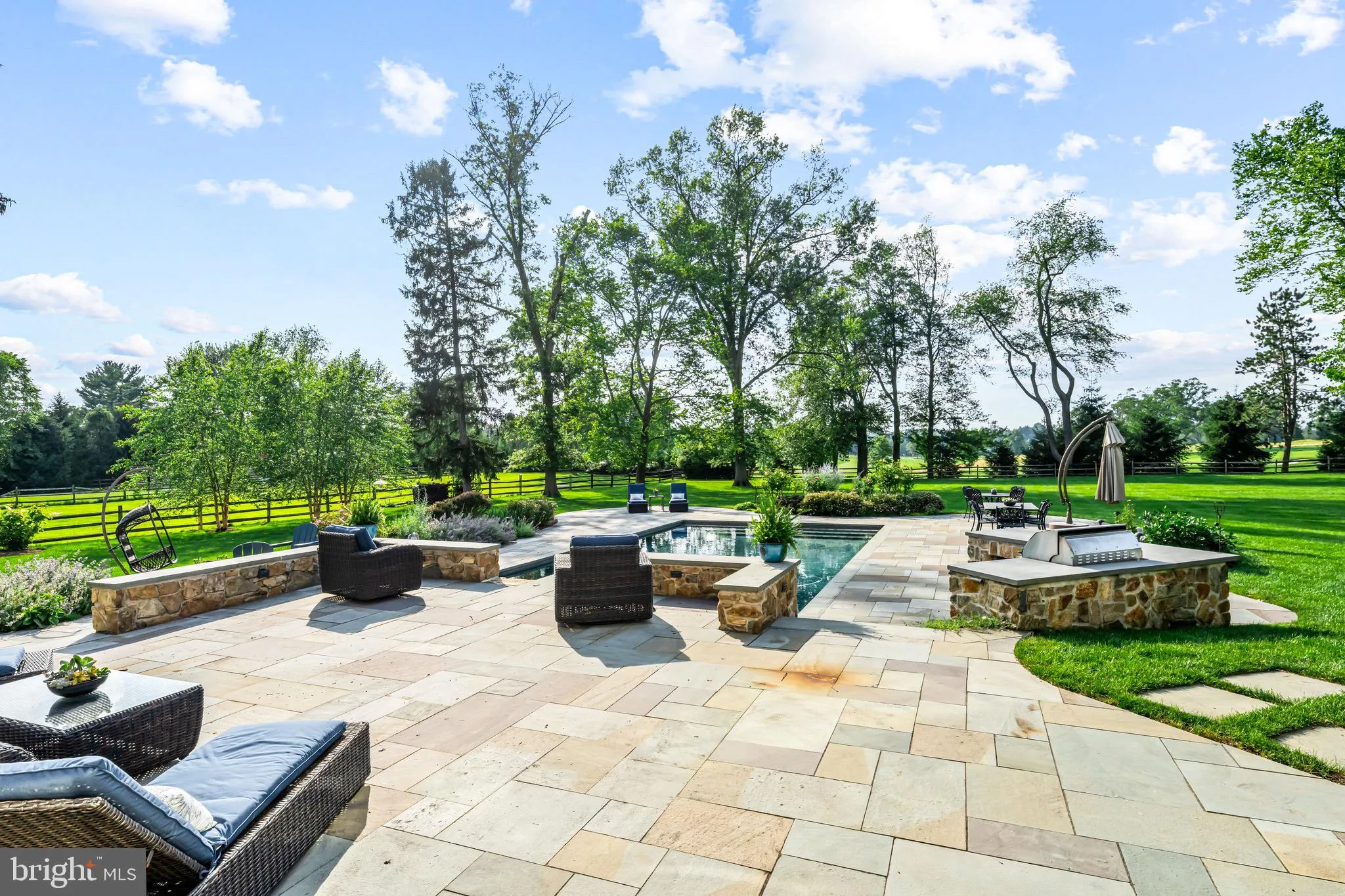 Newtown Square, Pennsylvania 19073, United States, 5 Bedrooms Bedrooms, ,7 BathroomsBathrooms,Residential,Pending,156579