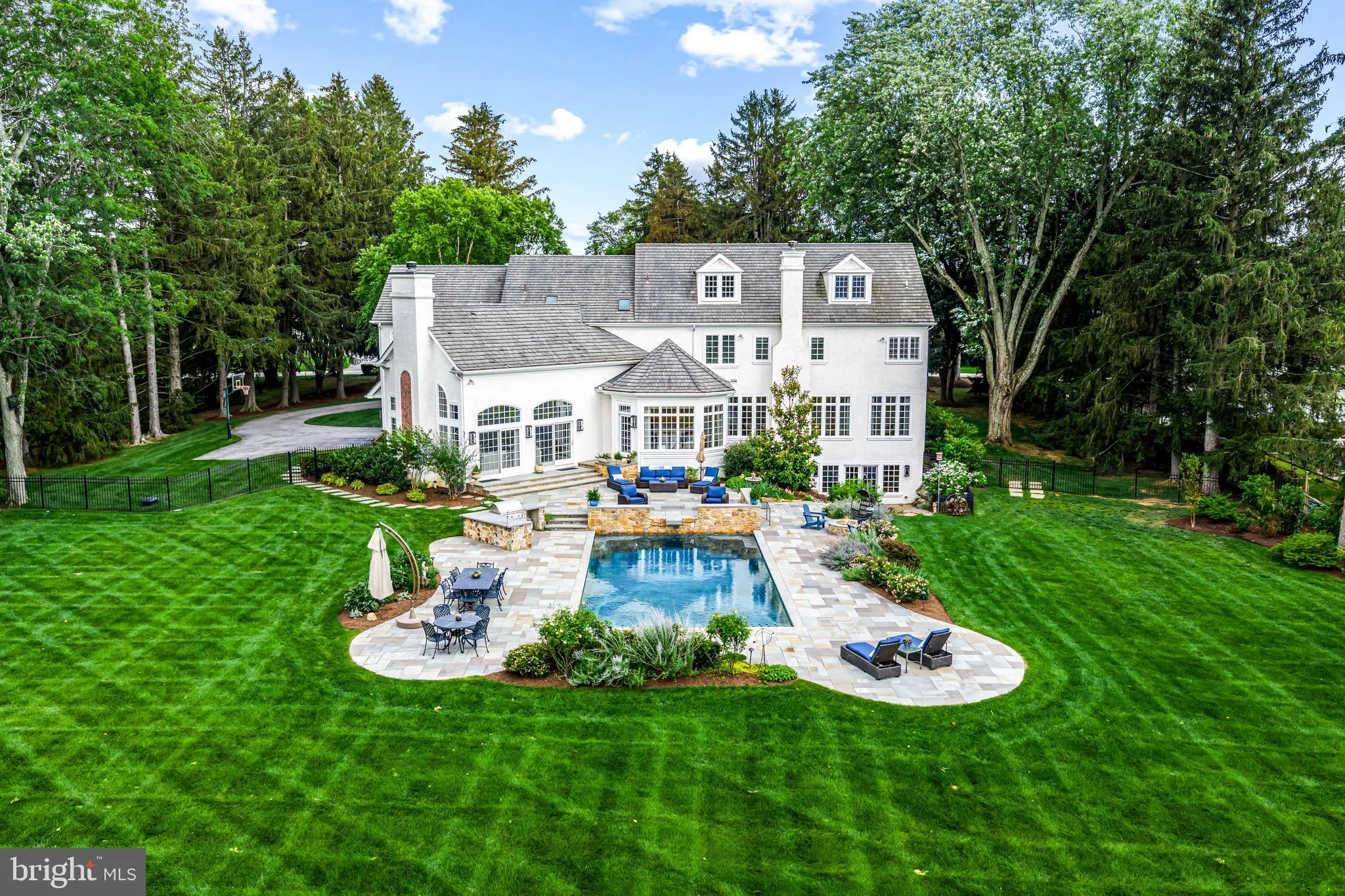 Newtown Square, Pennsylvania 19073, United States, 5 Bedrooms Bedrooms, ,7 BathroomsBathrooms,Residential,Pending,156579