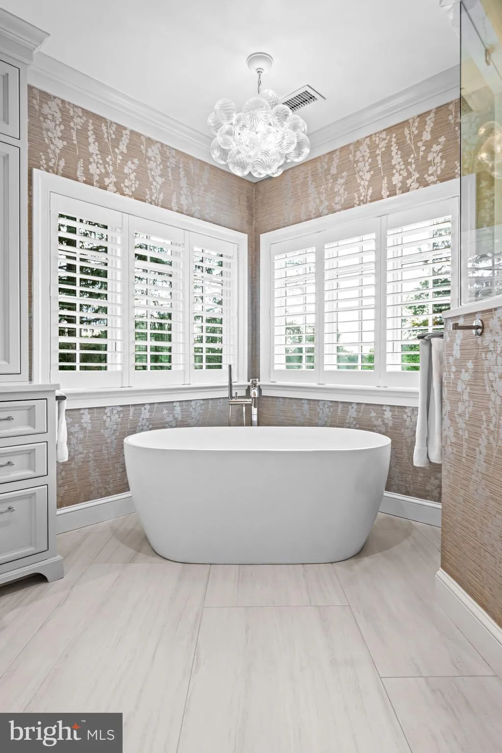 Newtown Square, Pennsylvania 19073, United States, 5 Bedrooms Bedrooms, ,7 BathroomsBathrooms,Residential,Pending,156579