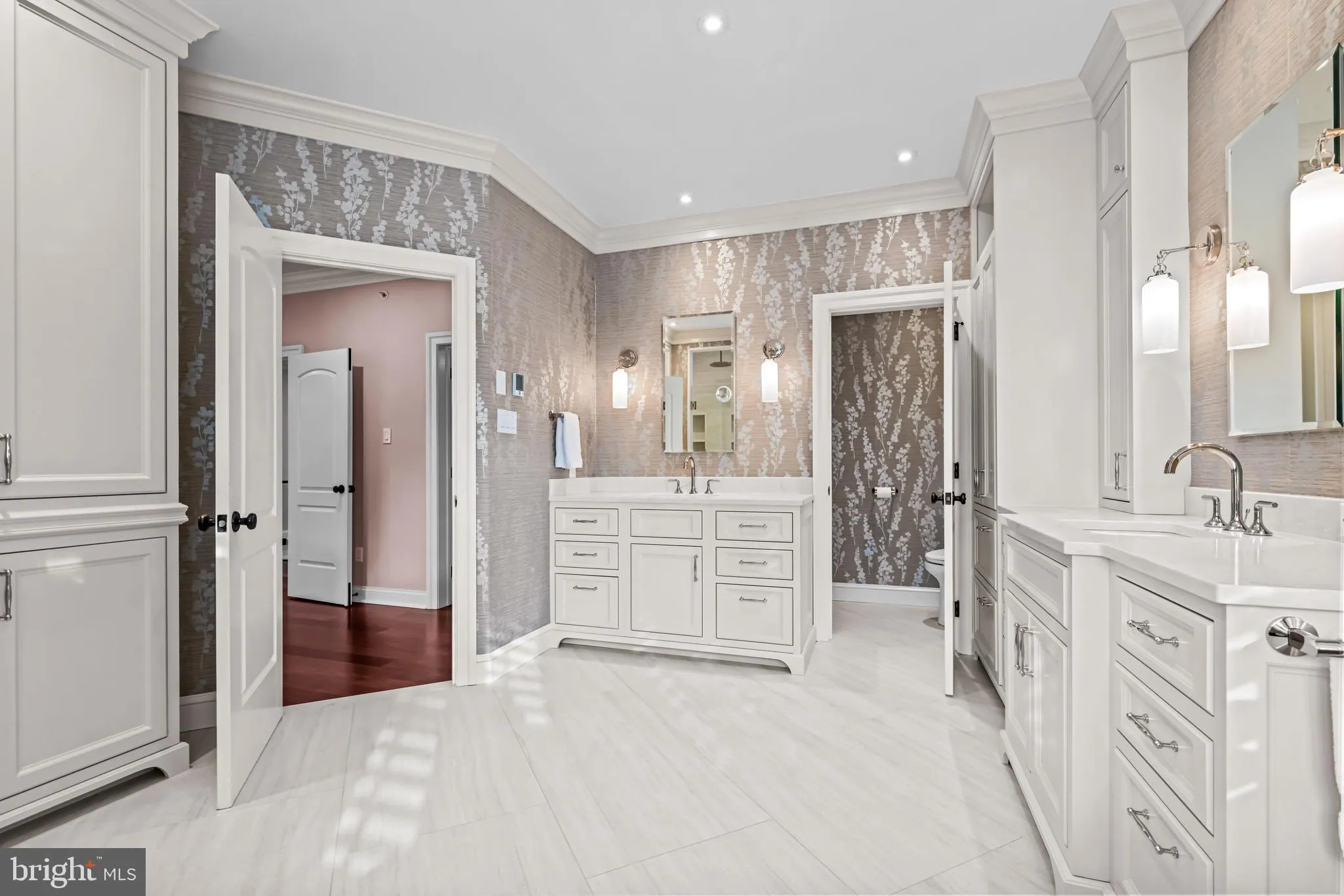 Newtown Square, Pennsylvania 19073, United States, 5 Bedrooms Bedrooms, ,7 BathroomsBathrooms,Residential,Pending,156579