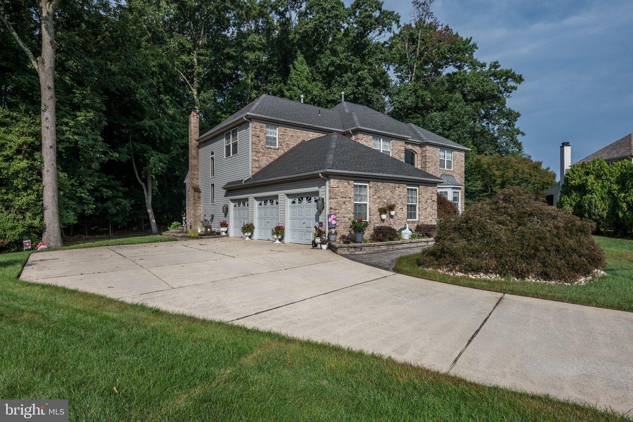 8 WELLS COURT
