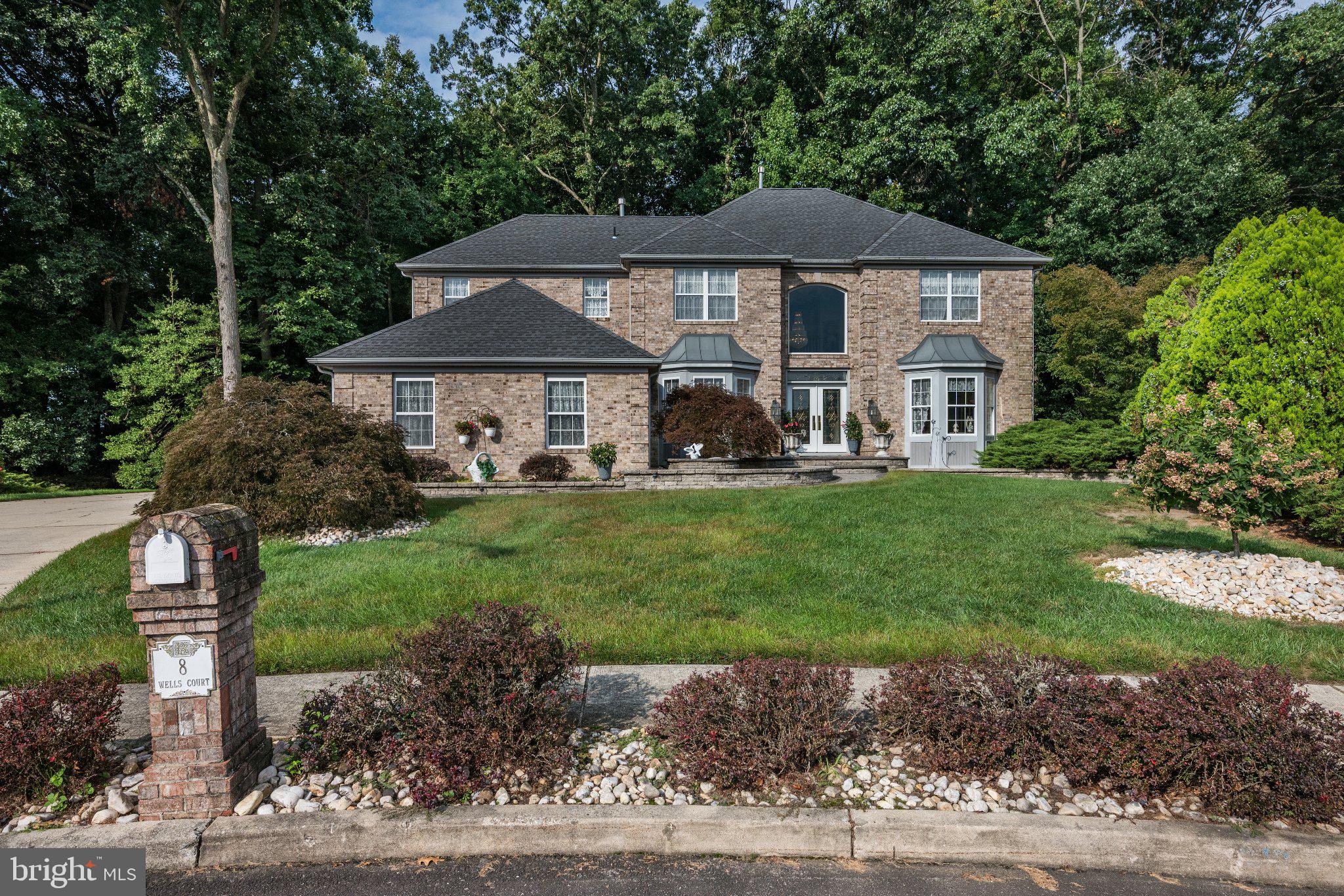 8 WELLS COURT