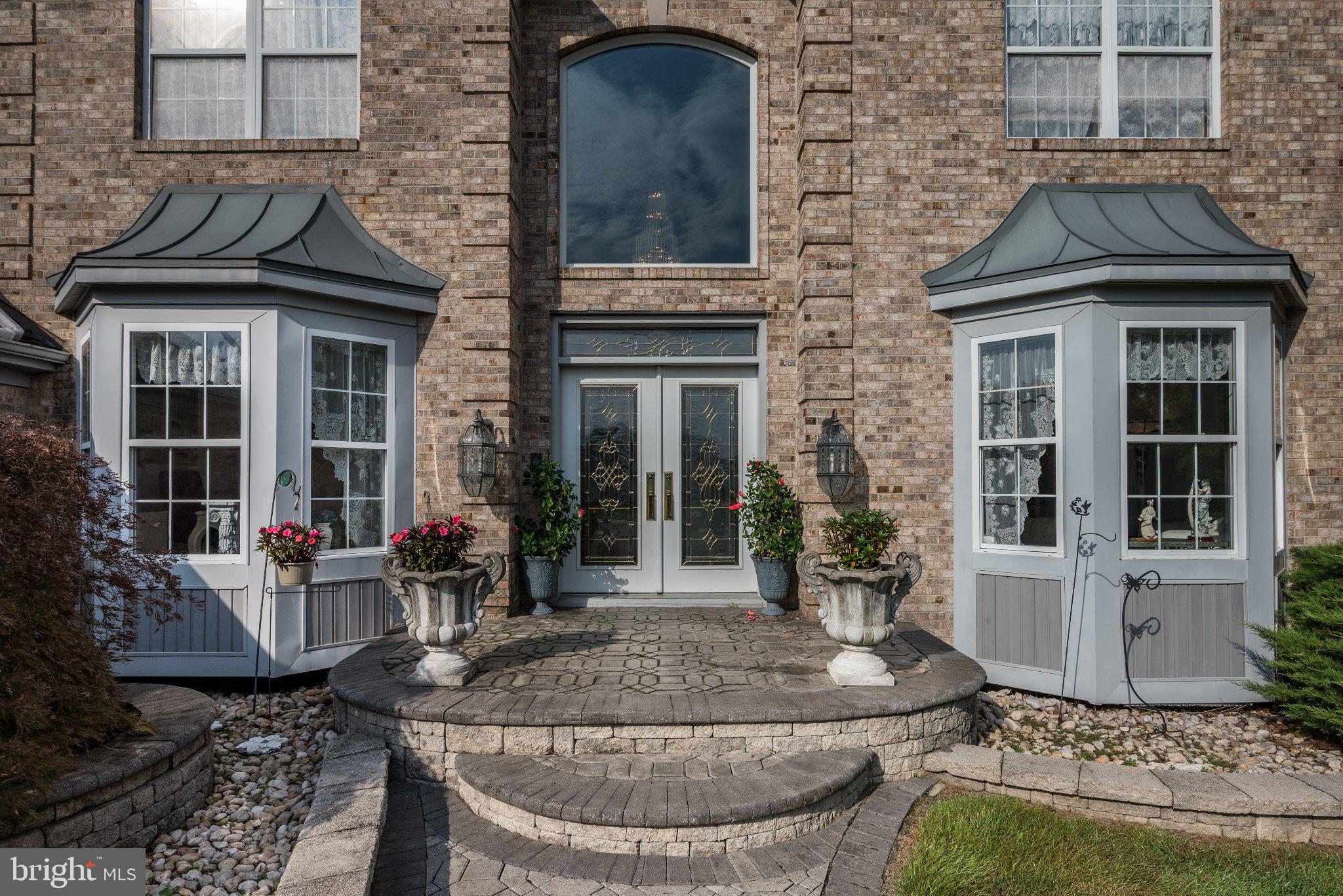 8 WELLS COURT