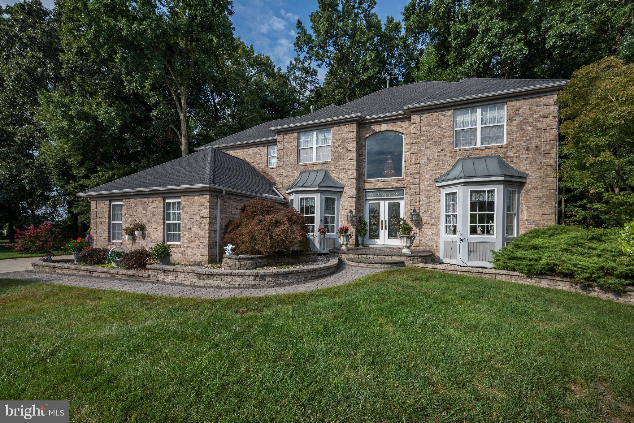 8 WELLS COURT