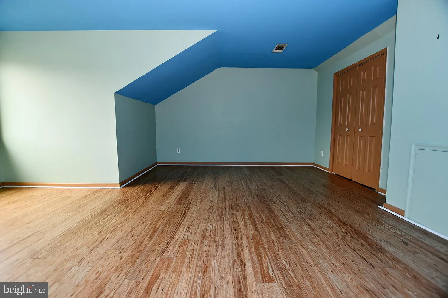 Philadelphia, Pennsylvania 19144, United States, 3 Bedrooms Bedrooms, ,4 BathroomsBathrooms,Residential,Pending,100436