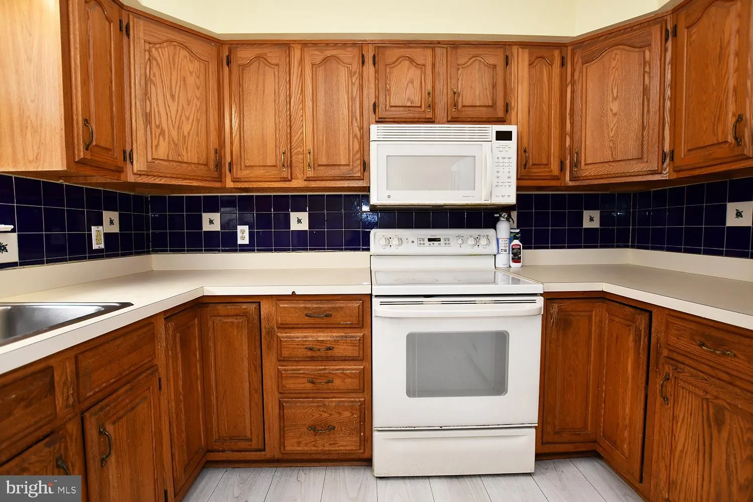 Philadelphia, Pennsylvania 19144, United States, 3 Bedrooms Bedrooms, ,4 BathroomsBathrooms,Residential,Pending,100436