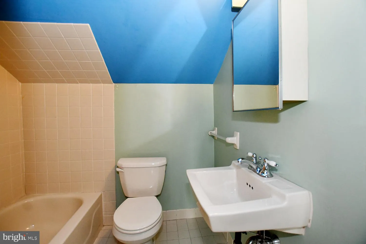 Philadelphia, Pennsylvania 19144, United States, 3 Bedrooms Bedrooms, ,4 BathroomsBathrooms,Residential,Pending,100436