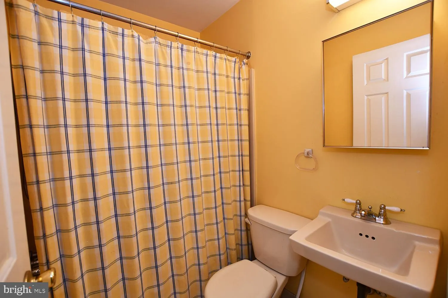 Philadelphia, Pennsylvania 19144, United States, 3 Bedrooms Bedrooms, ,4 BathroomsBathrooms,Residential,Pending,100436