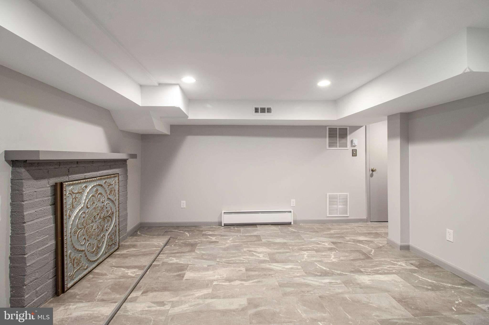 CHESWOLDE - Residential Lease