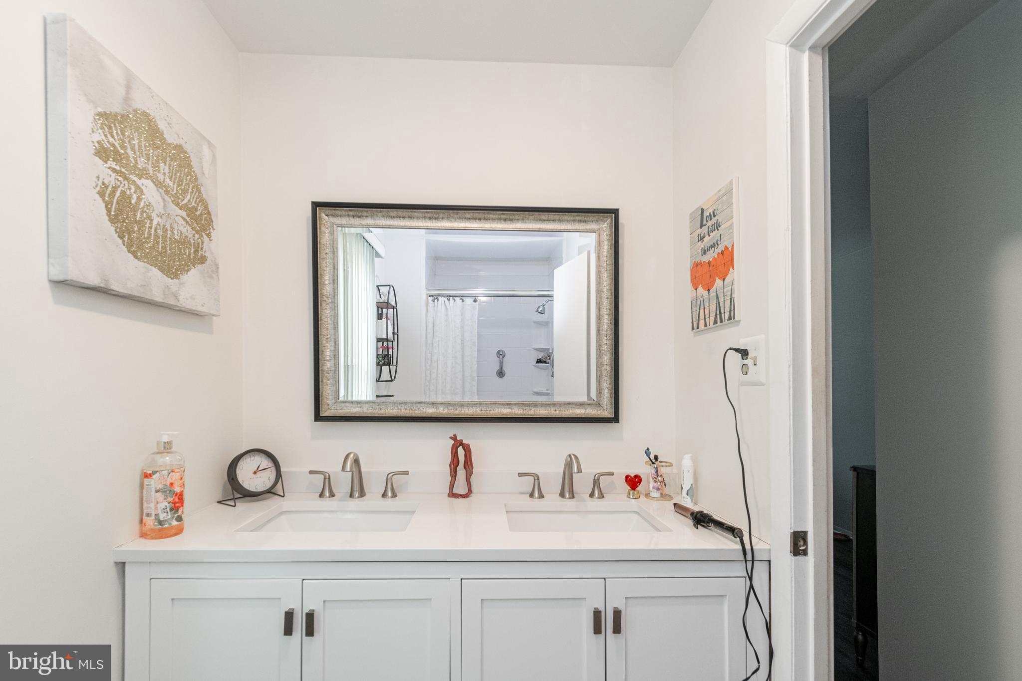 OAKLAND MILLS - Residential