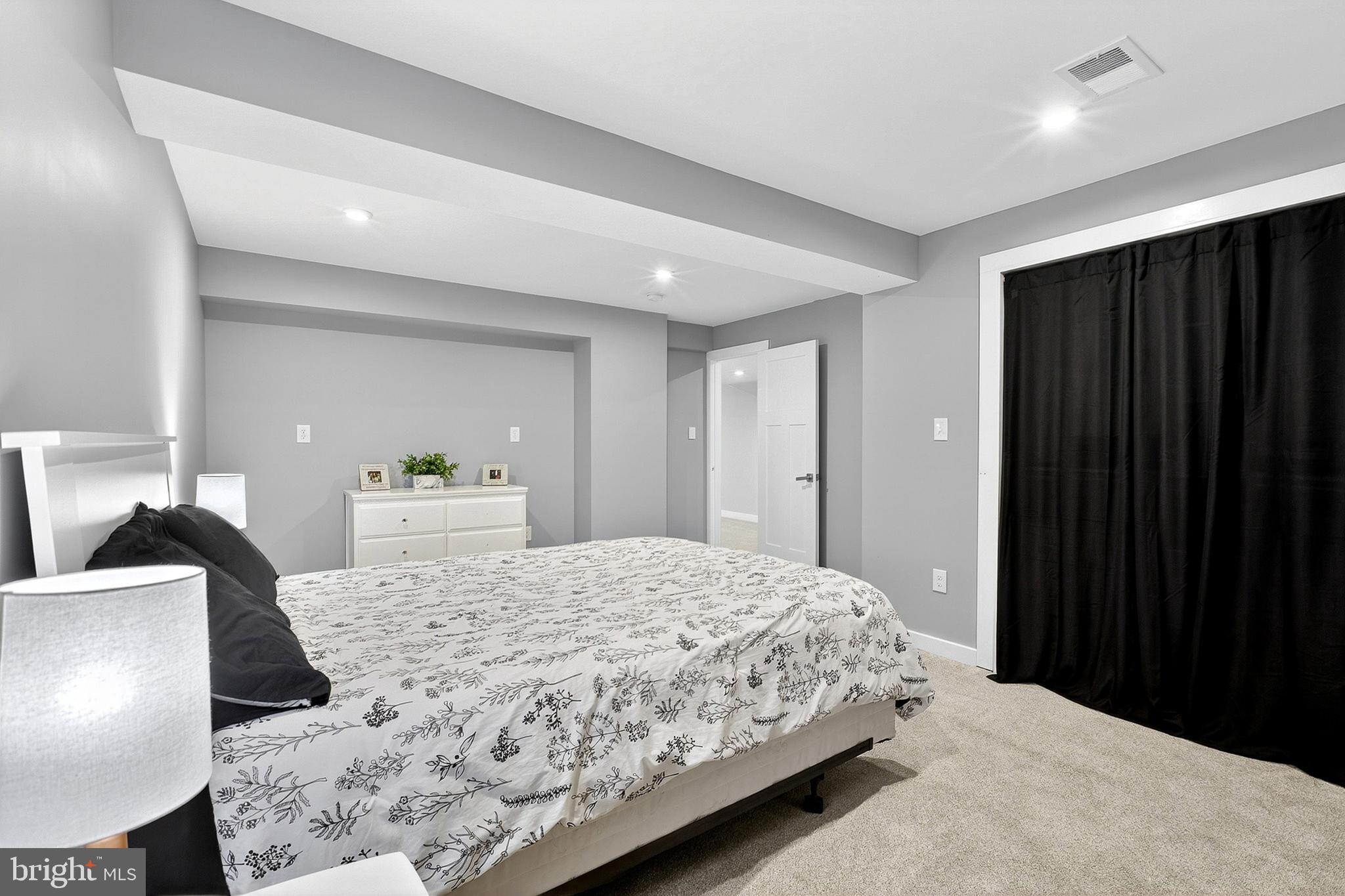 PARKSIDE - Residential