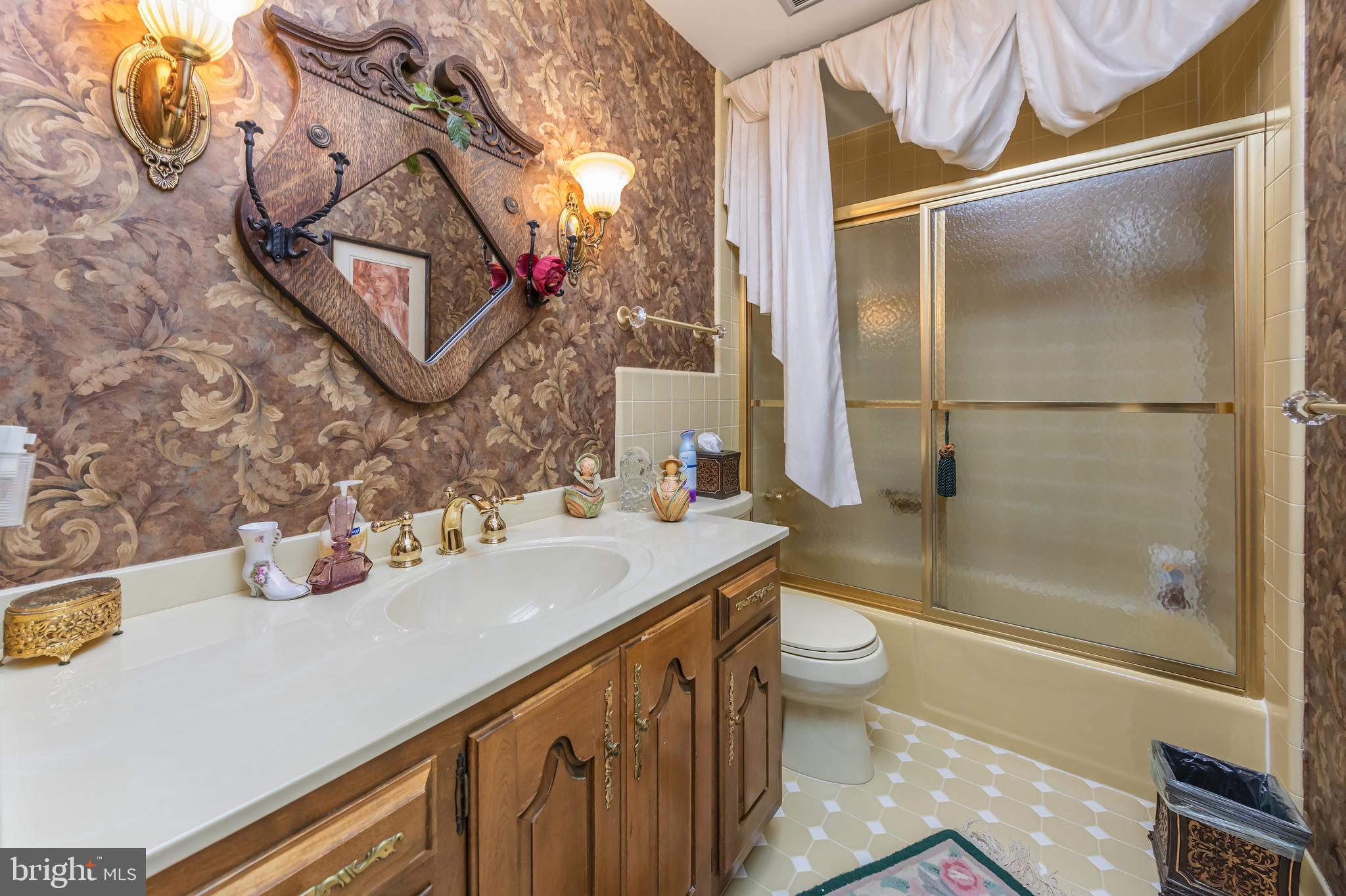 WOODCREST - Residential