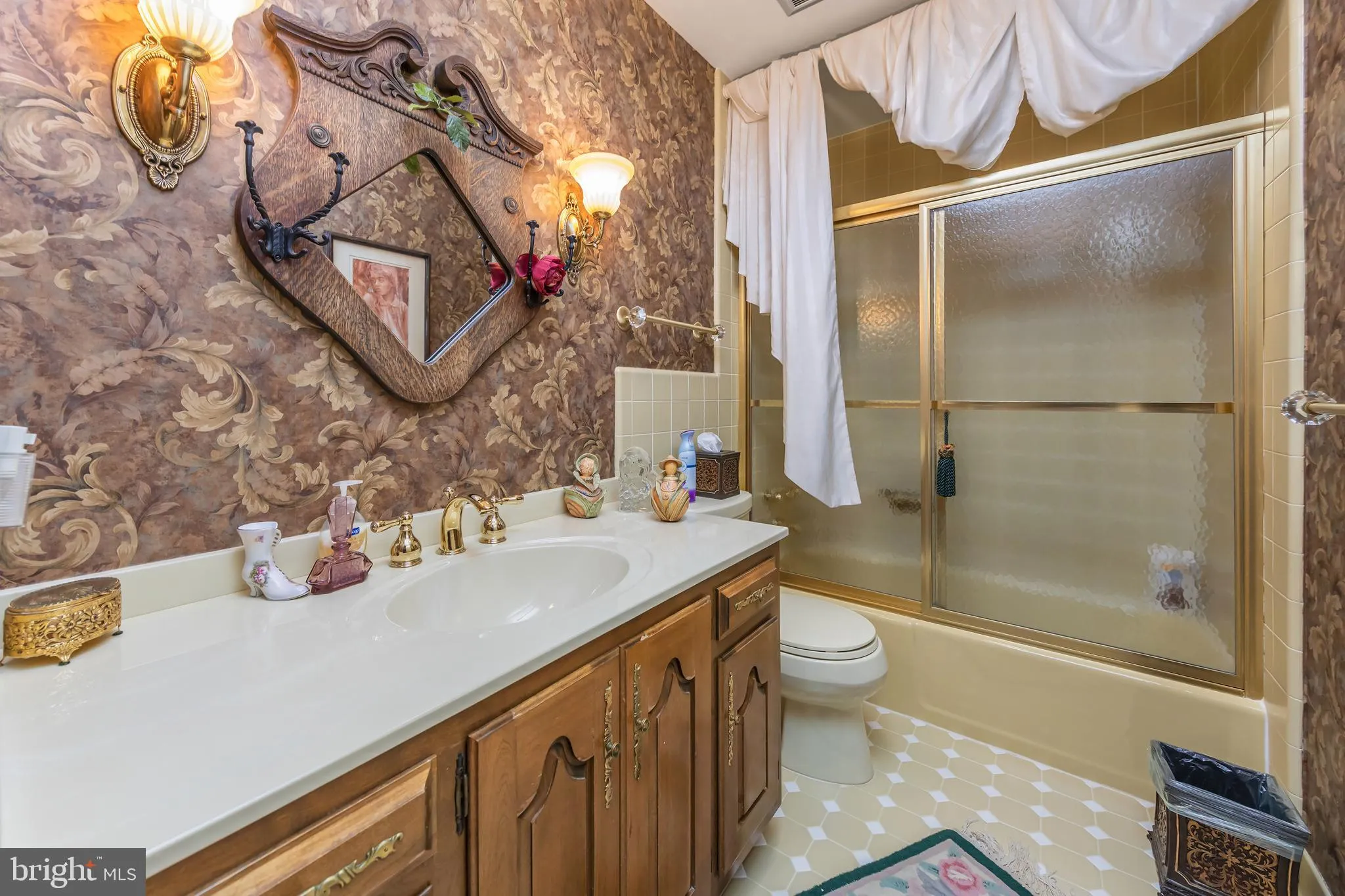 Cherry Hill, New Jersey 08003, United States, 5 Bedrooms Bedrooms, ,5 BathroomsBathrooms,Residential,Active,233967