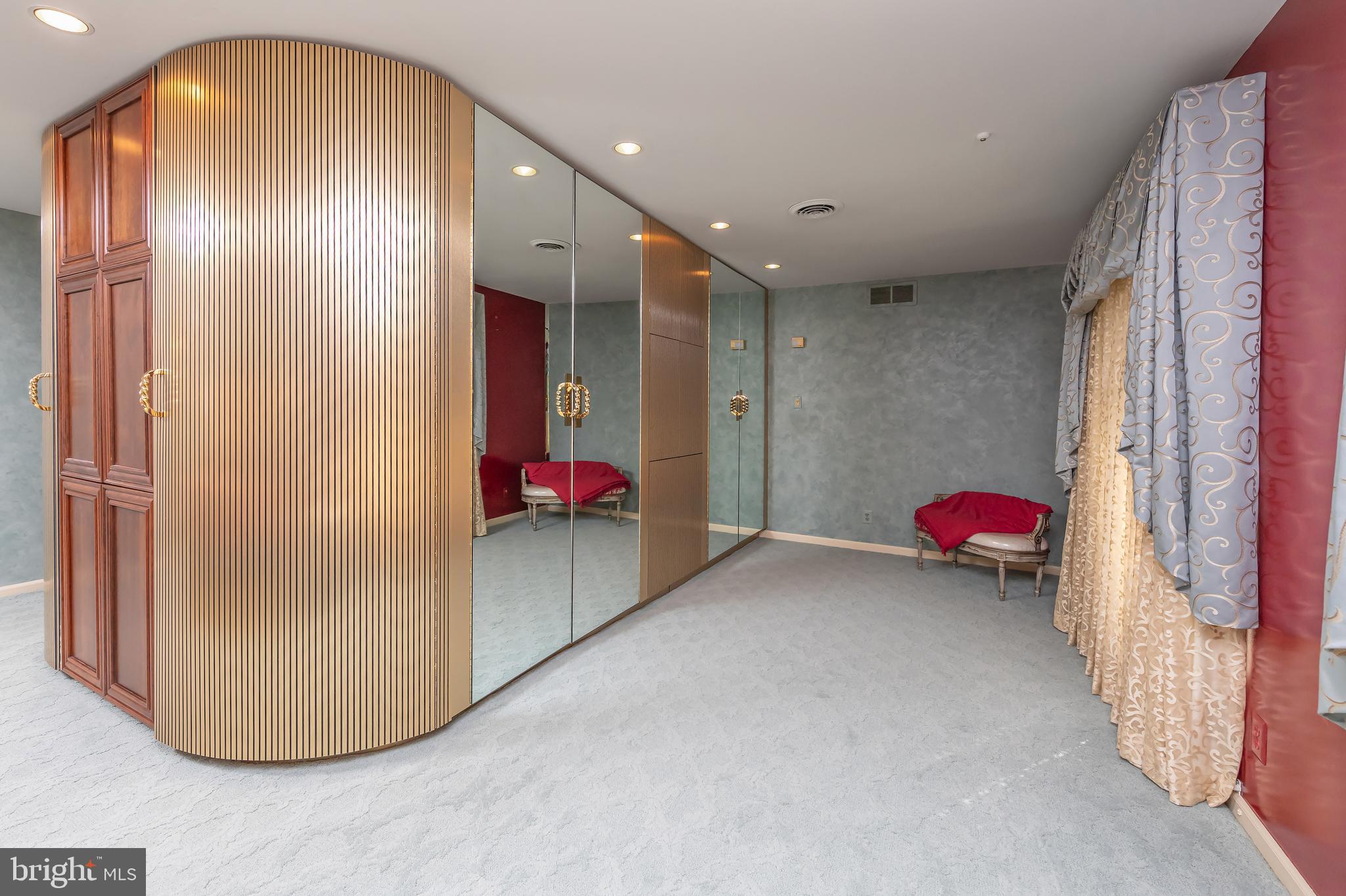 WOODCREST - Residential