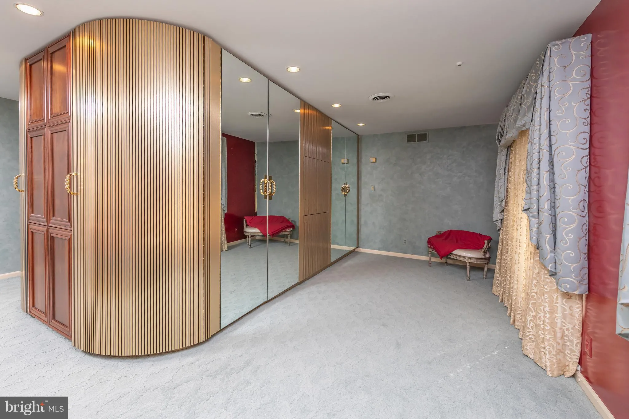 Cherry Hill, New Jersey 08003, United States, 5 Bedrooms Bedrooms, ,5 BathroomsBathrooms,Residential,Active,233967