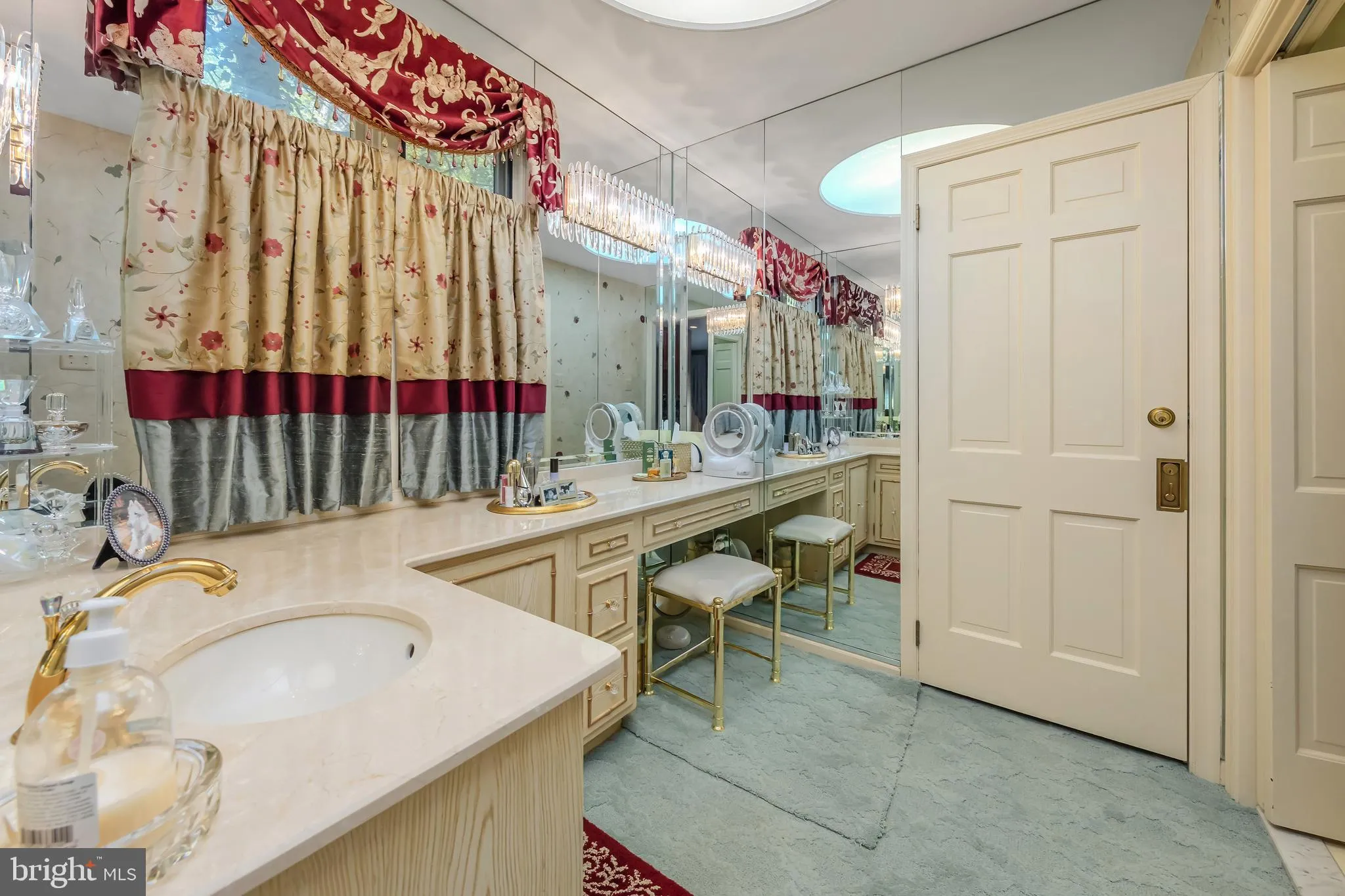 Cherry Hill, New Jersey 08003, United States, 5 Bedrooms Bedrooms, ,5 BathroomsBathrooms,Residential,Active,233967