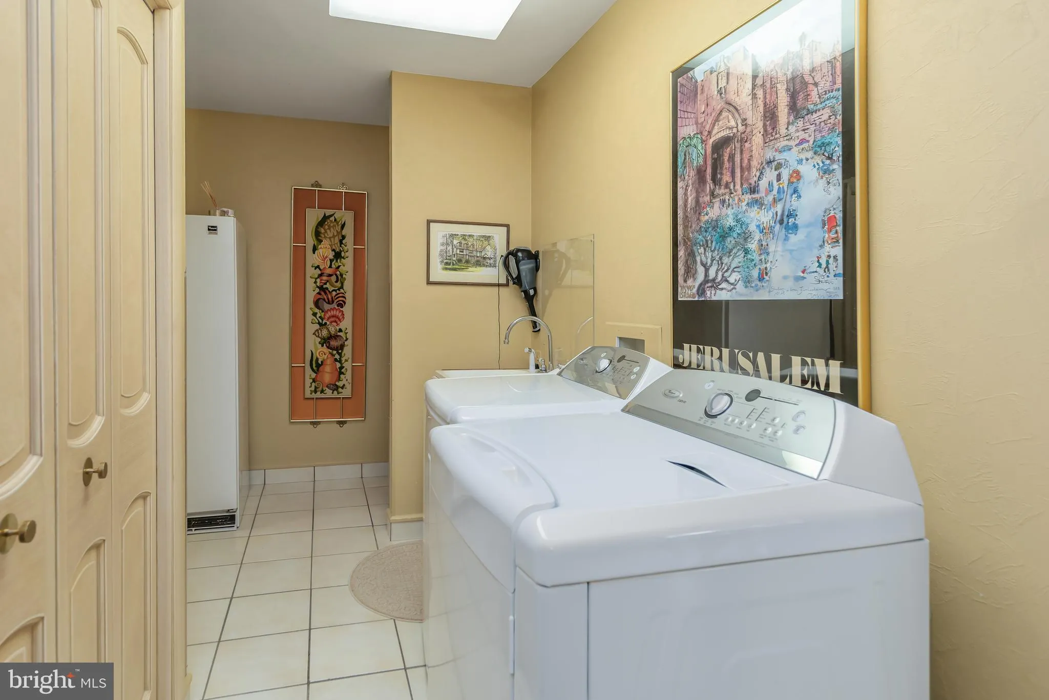 Cherry Hill, New Jersey 08003, United States, 5 Bedrooms Bedrooms, ,5 BathroomsBathrooms,Residential,Active,233967