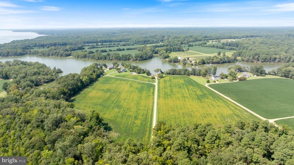 19445 BLAKE FARMS LN, LEONARDTOWN, MD 20650 - Image 7e25a4e03759e2e66d18632ff97f1a47/237587804