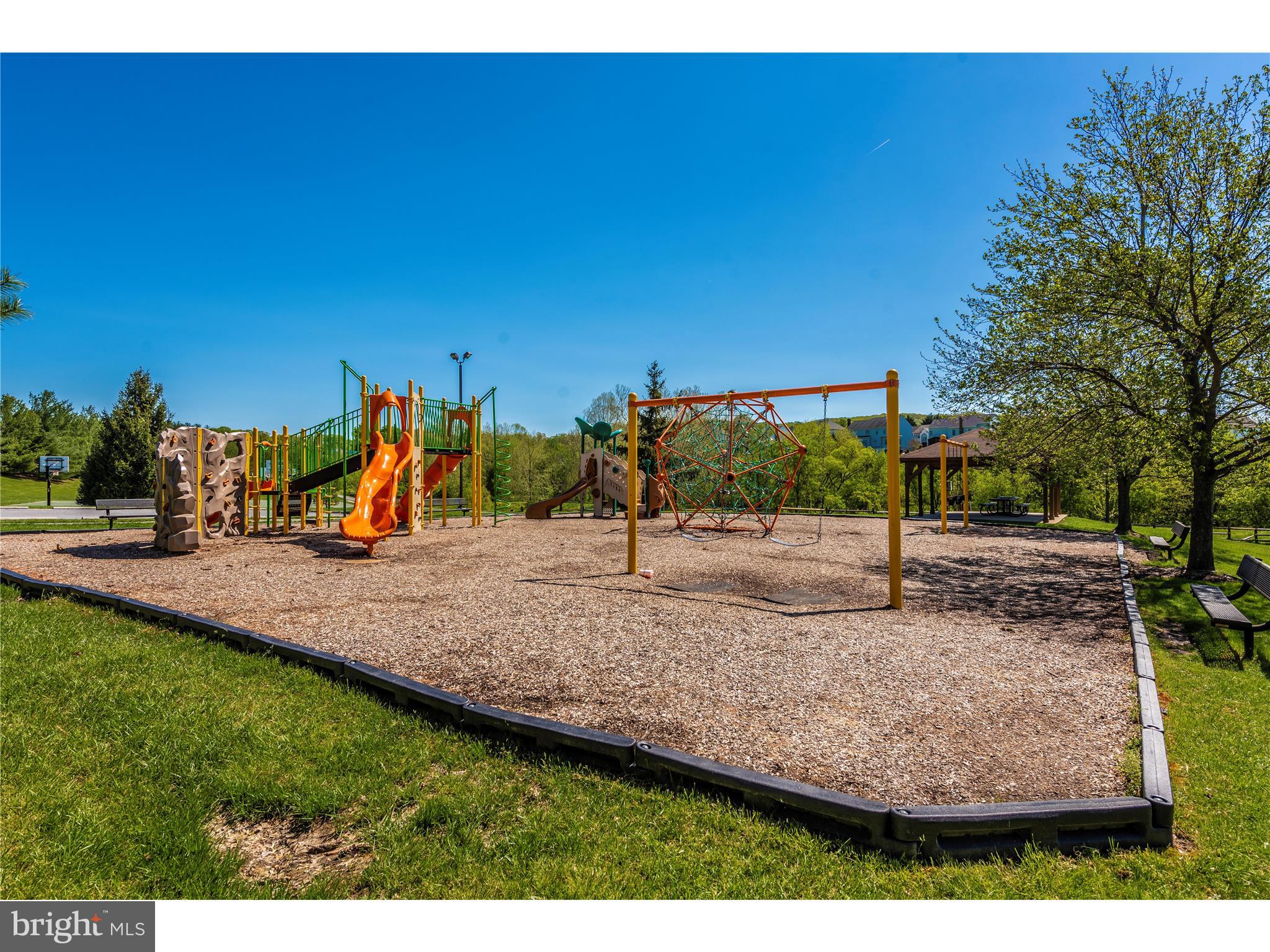 HAMPTON COURT II - Residential