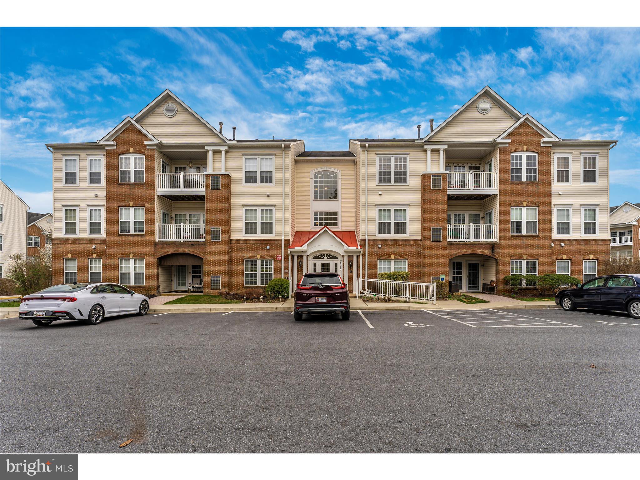 HAMPTON COURT II - Residential