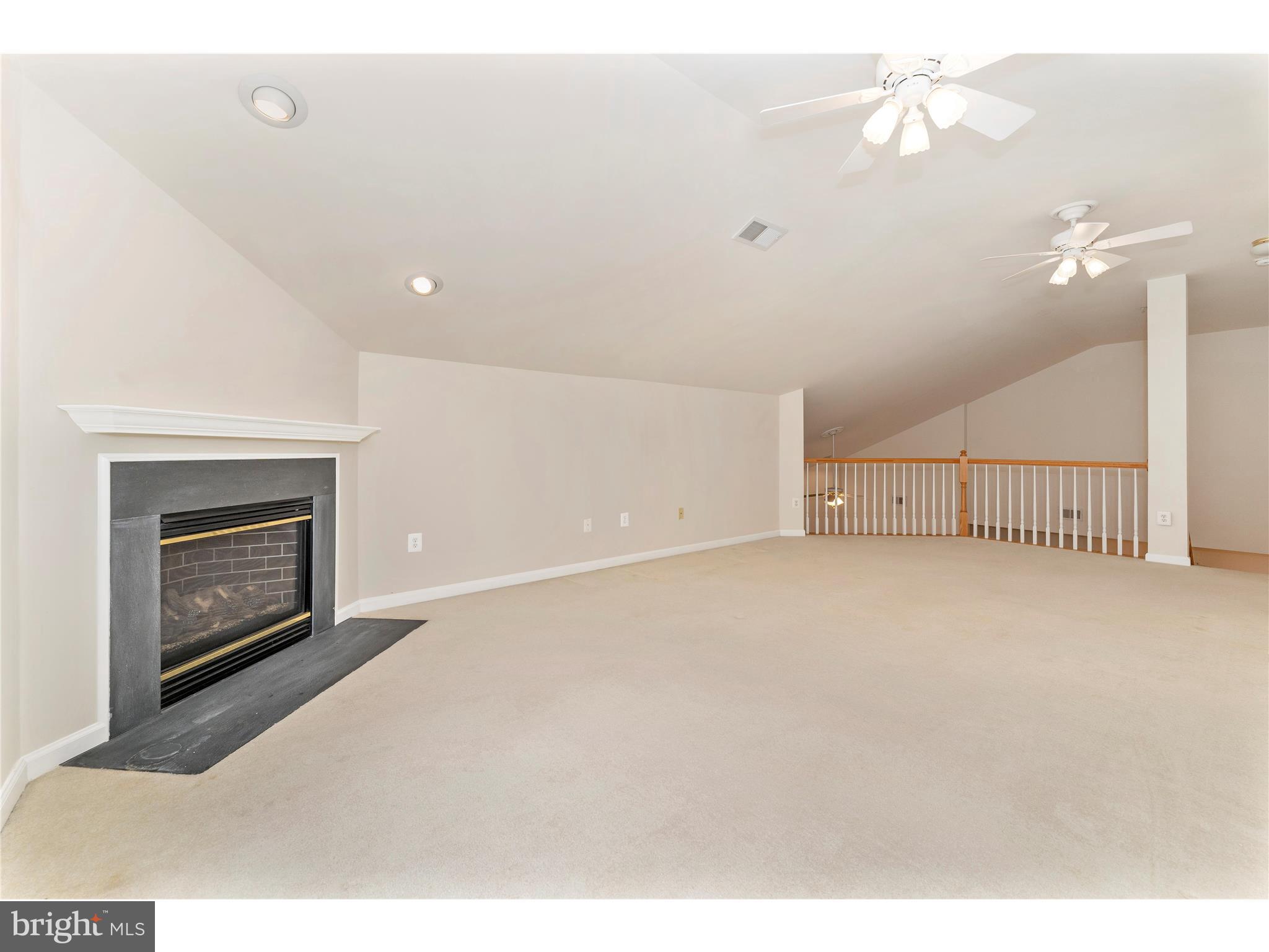 HAMPTON COURT II - Residential