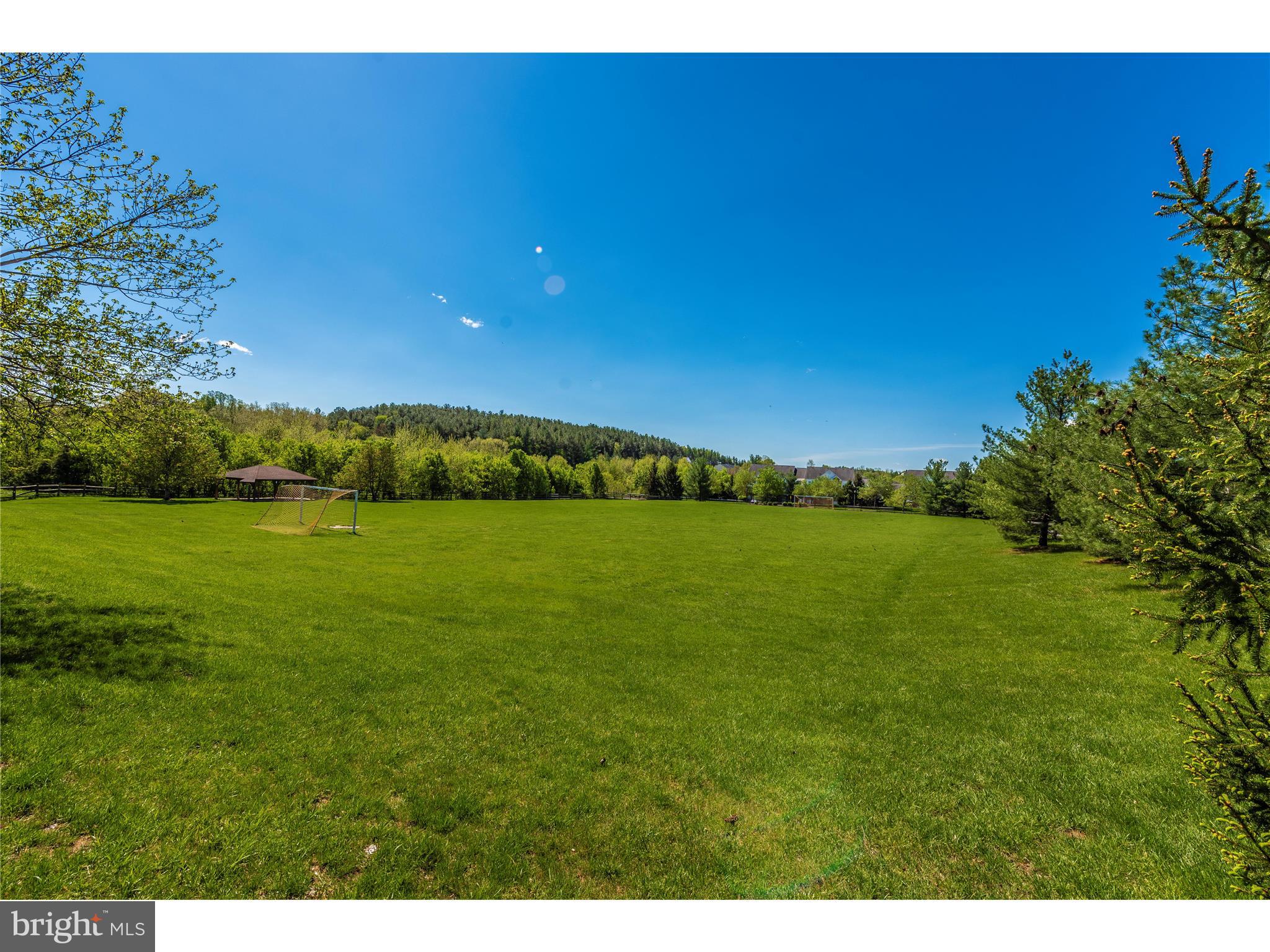 HAMPTON COURT II - Residential