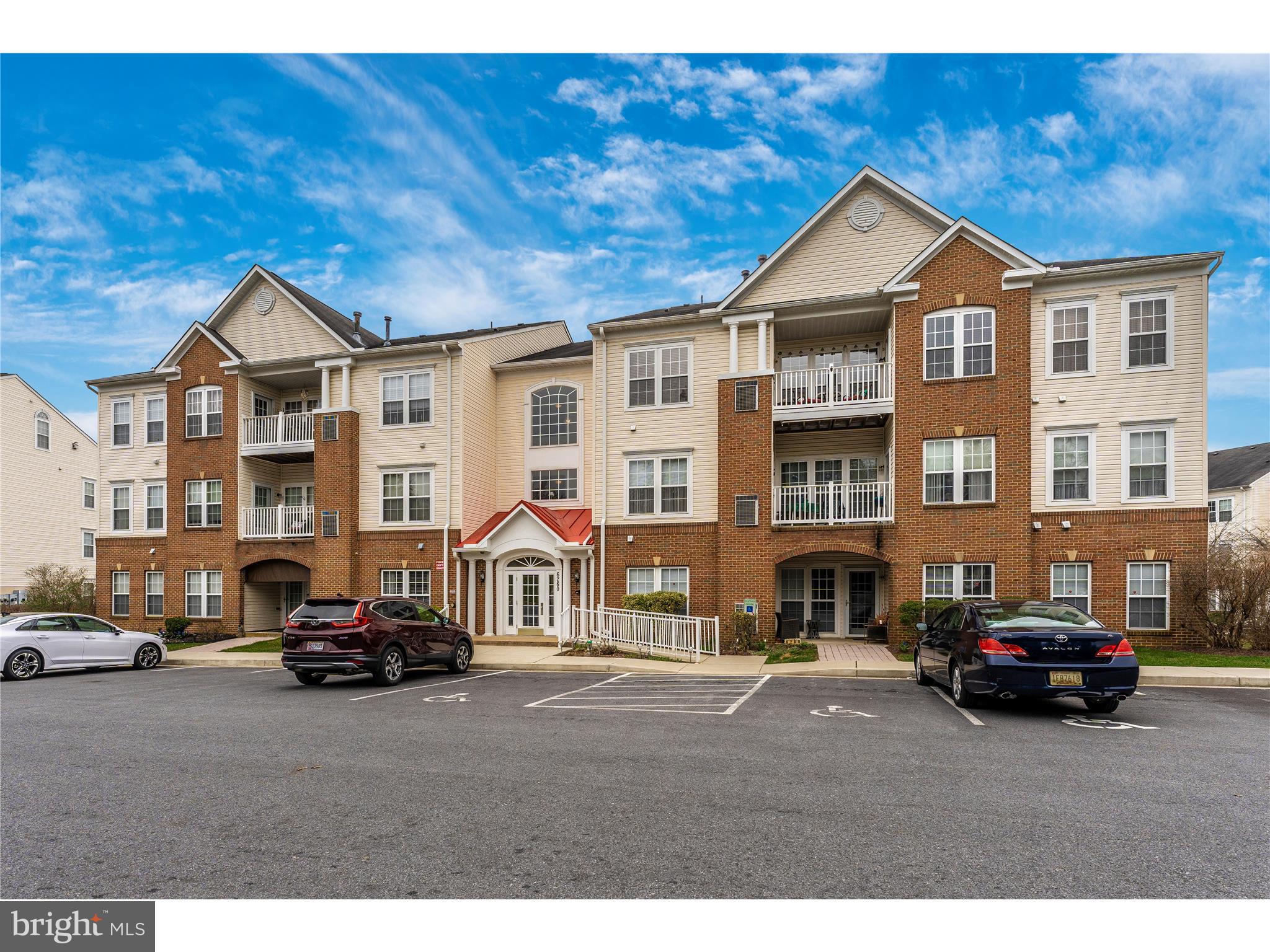 HAMPTON COURT II - Residential