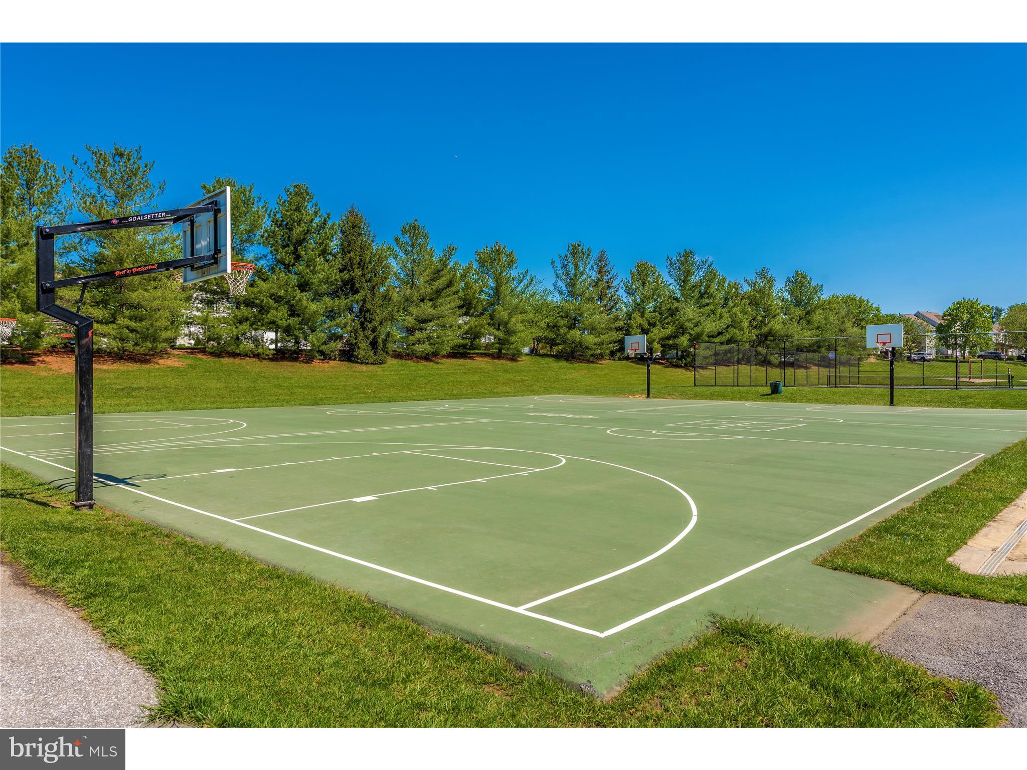 HAMPTON COURT II - Residential