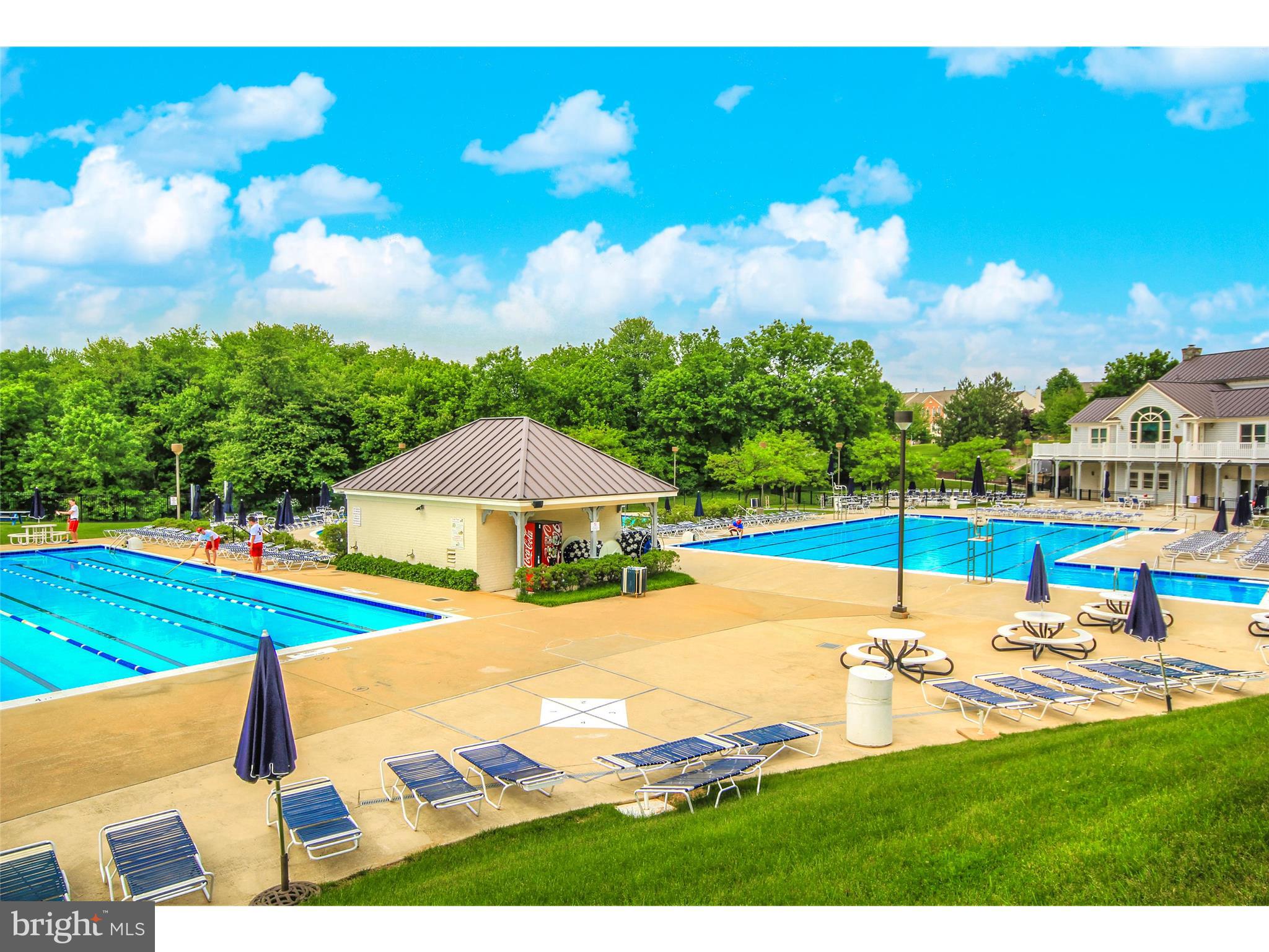 HAMPTON COURT II - Residential