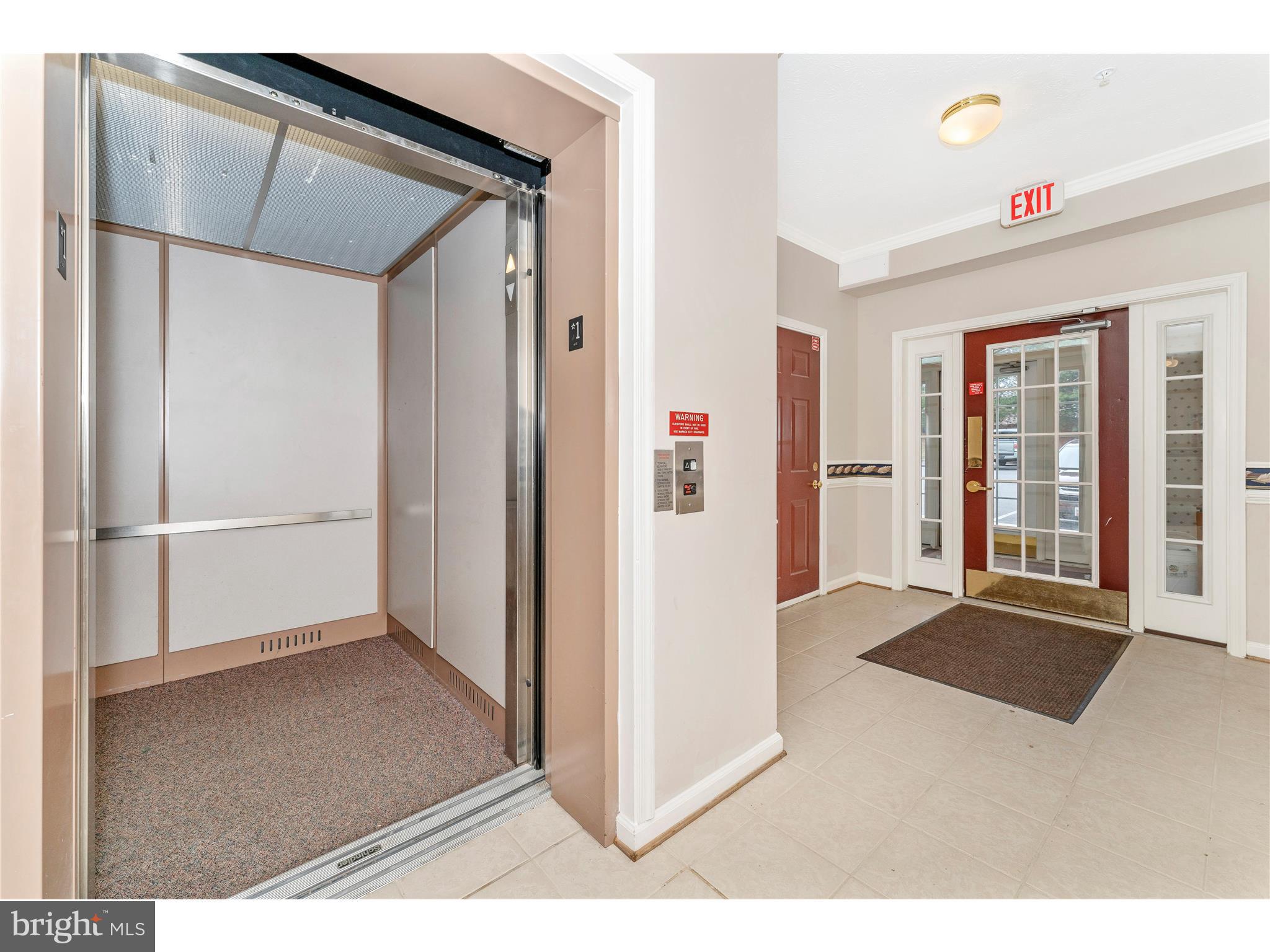 HAMPTON COURT II - Residential