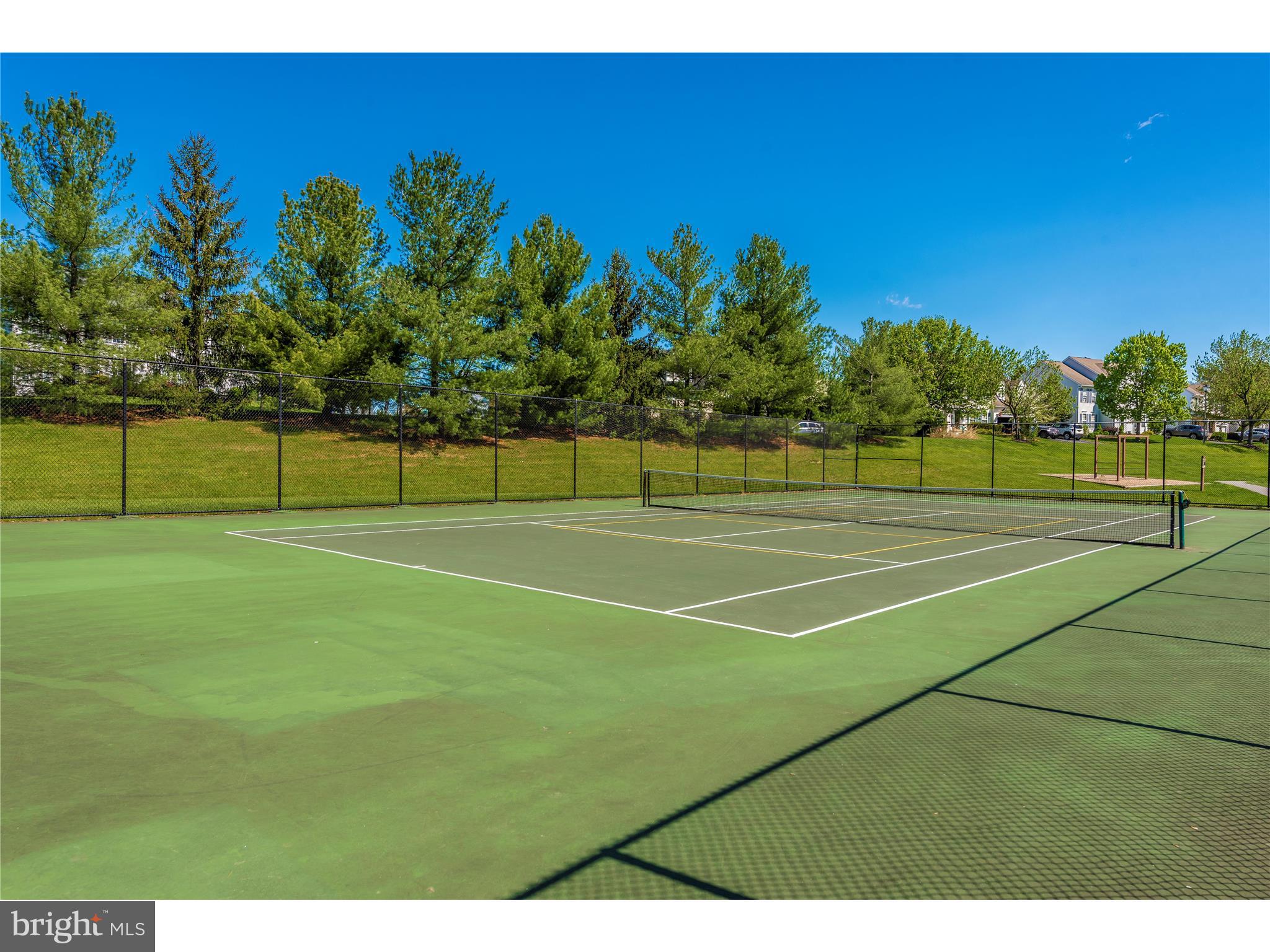 HAMPTON COURT II - Residential