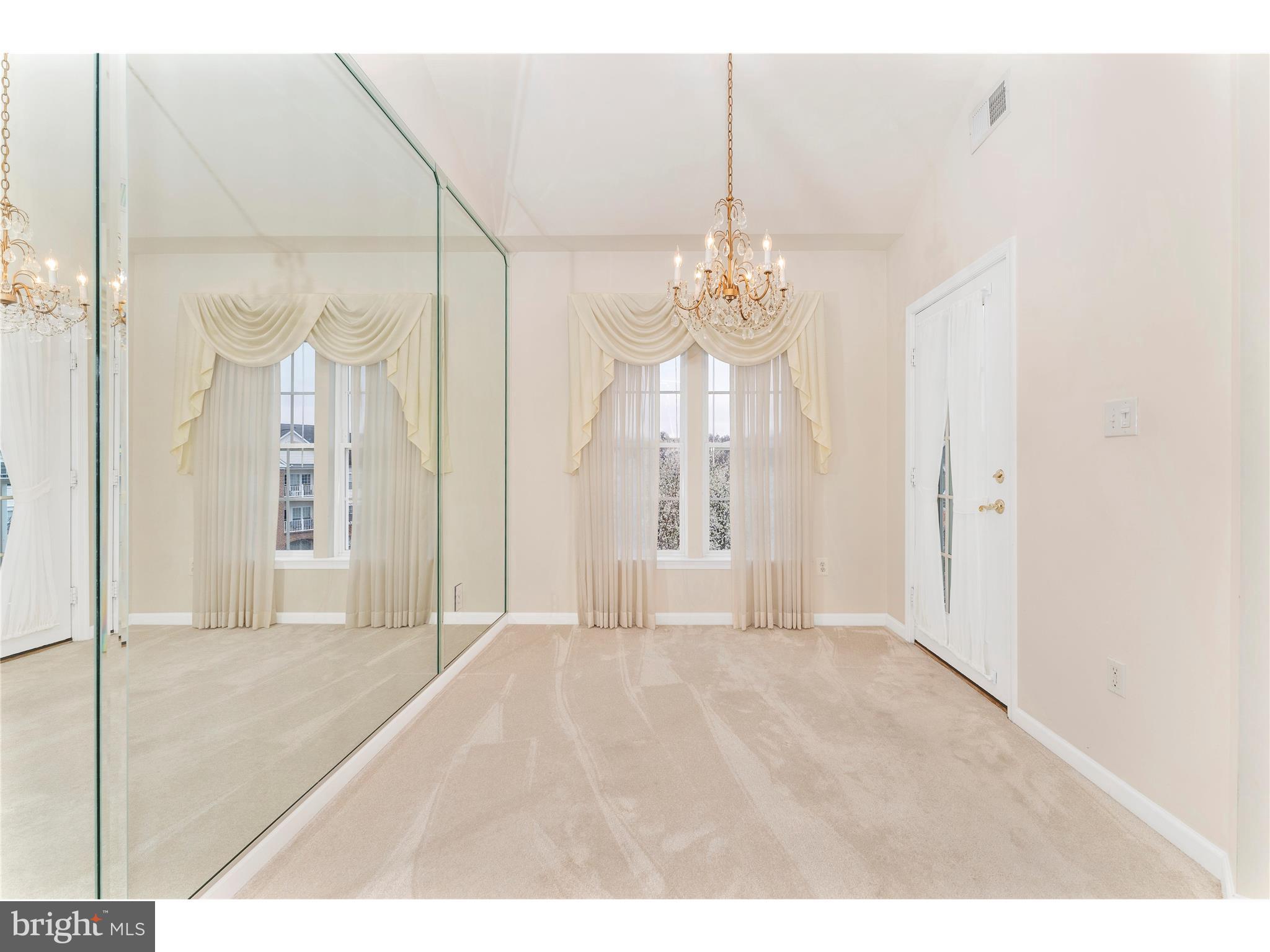 HAMPTON COURT II - Residential