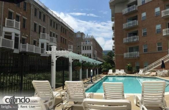 PIERSIDE AT HARBORVIEW - Residential Lease