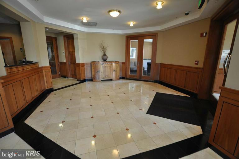 PIERSIDE AT HARBORVIEW - Residential Lease