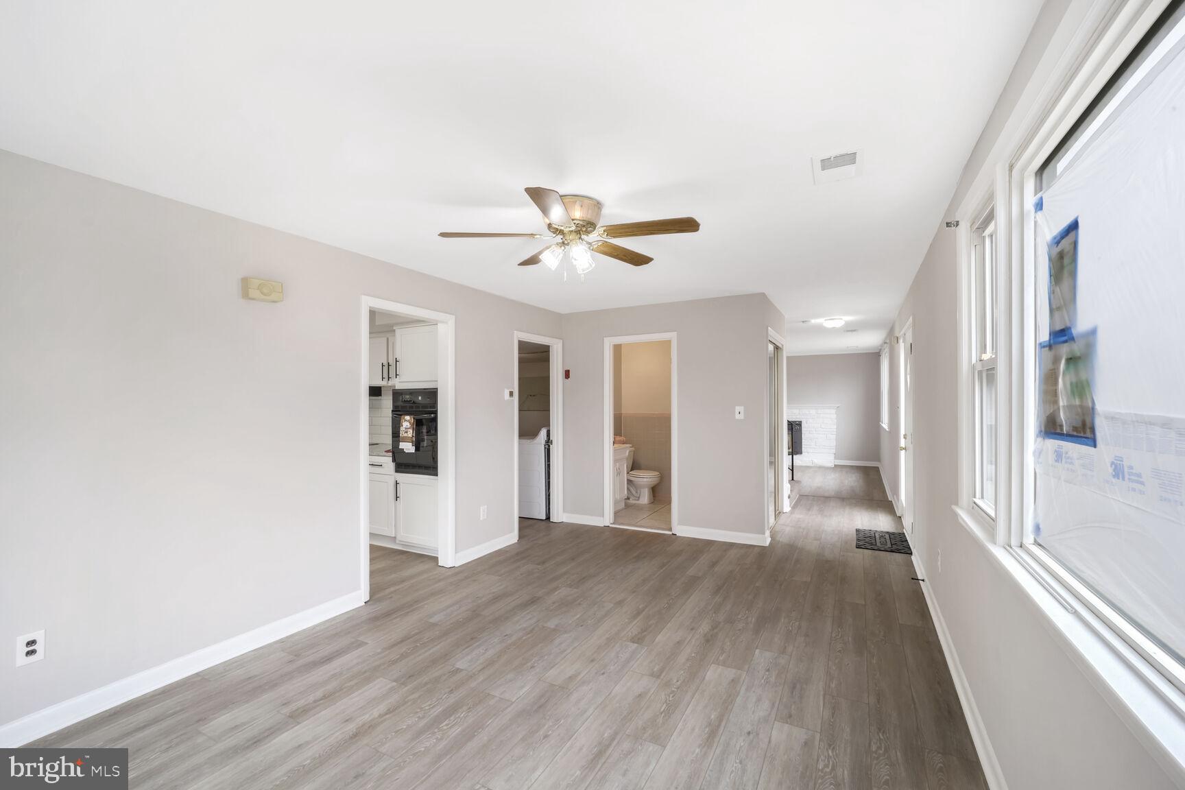 LINDA KNOLLS - Residential