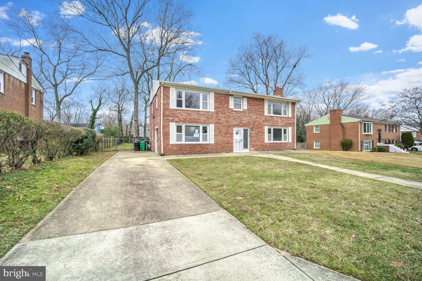 LINDA KNOLLS - Residential