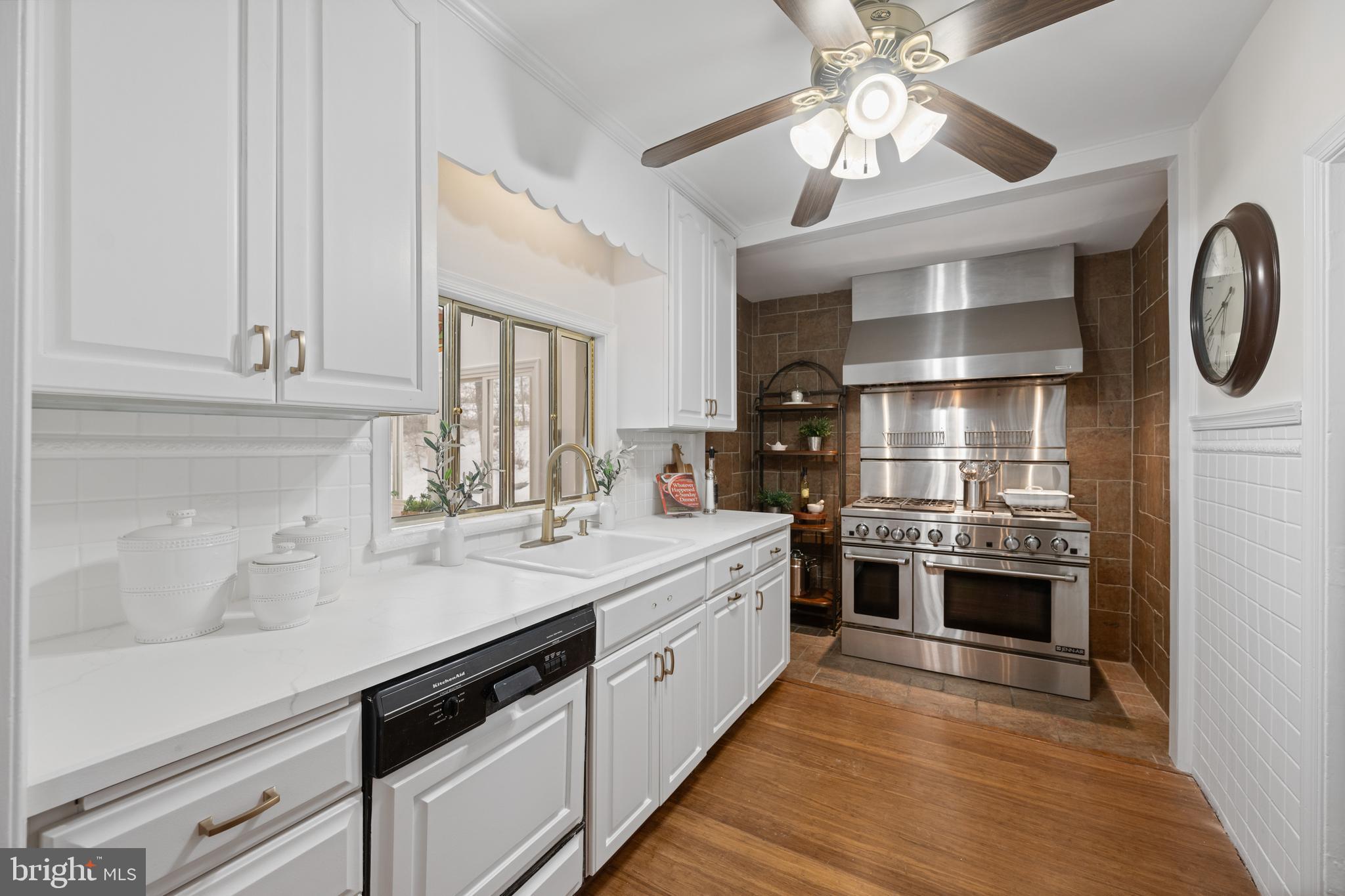 SCENIC HILLS - Residential