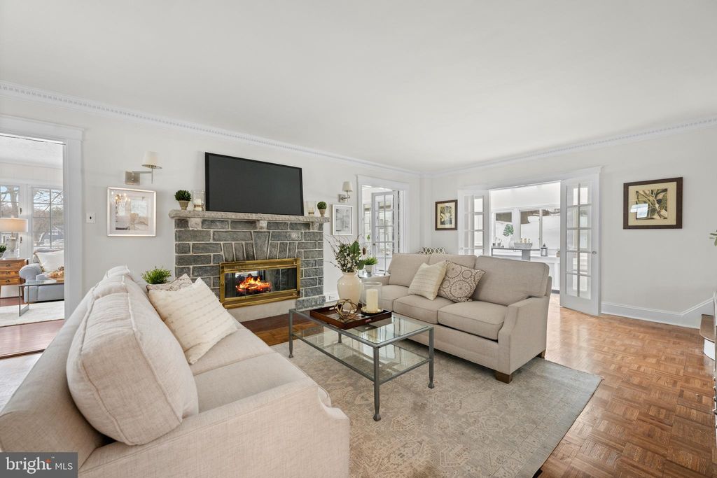 Photo of 412 N Rolling Road, SPRINGFIELD, PA 19064 (MLS # PADE2107162)