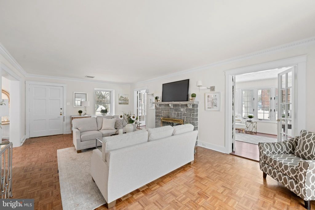 Photo of 412 N Rolling Road, SPRINGFIELD, PA 19064 (MLS # PADE2107162)