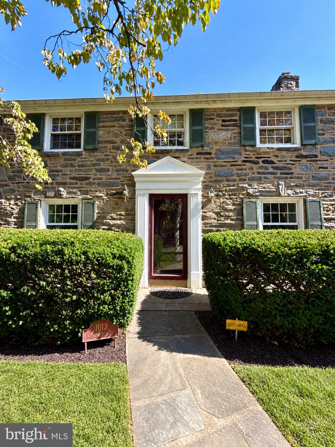1013 WELLINGTON ROAD