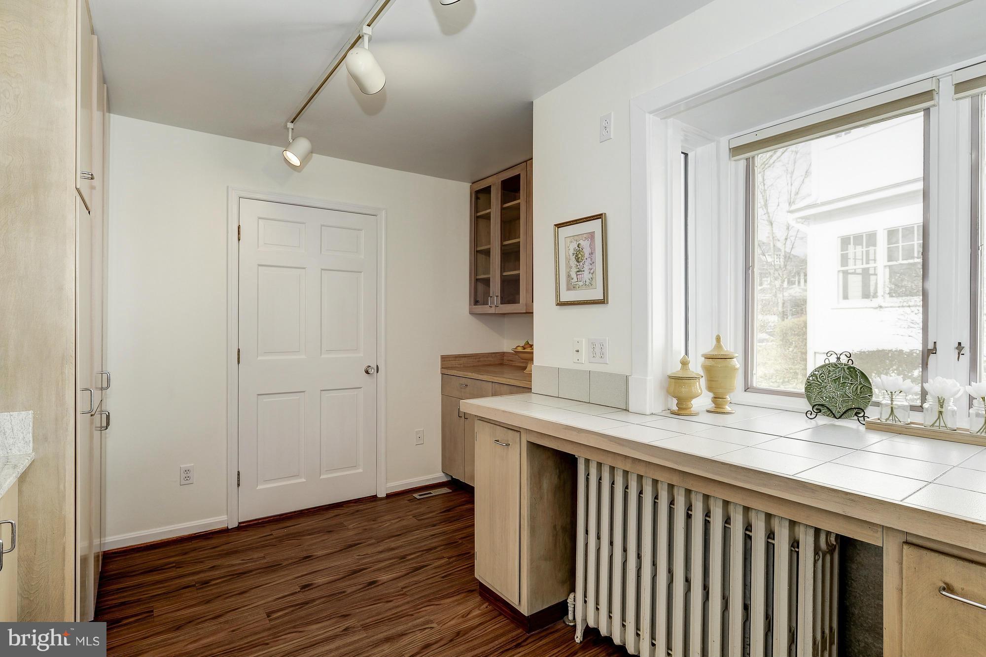 KENSINGTON - Residential